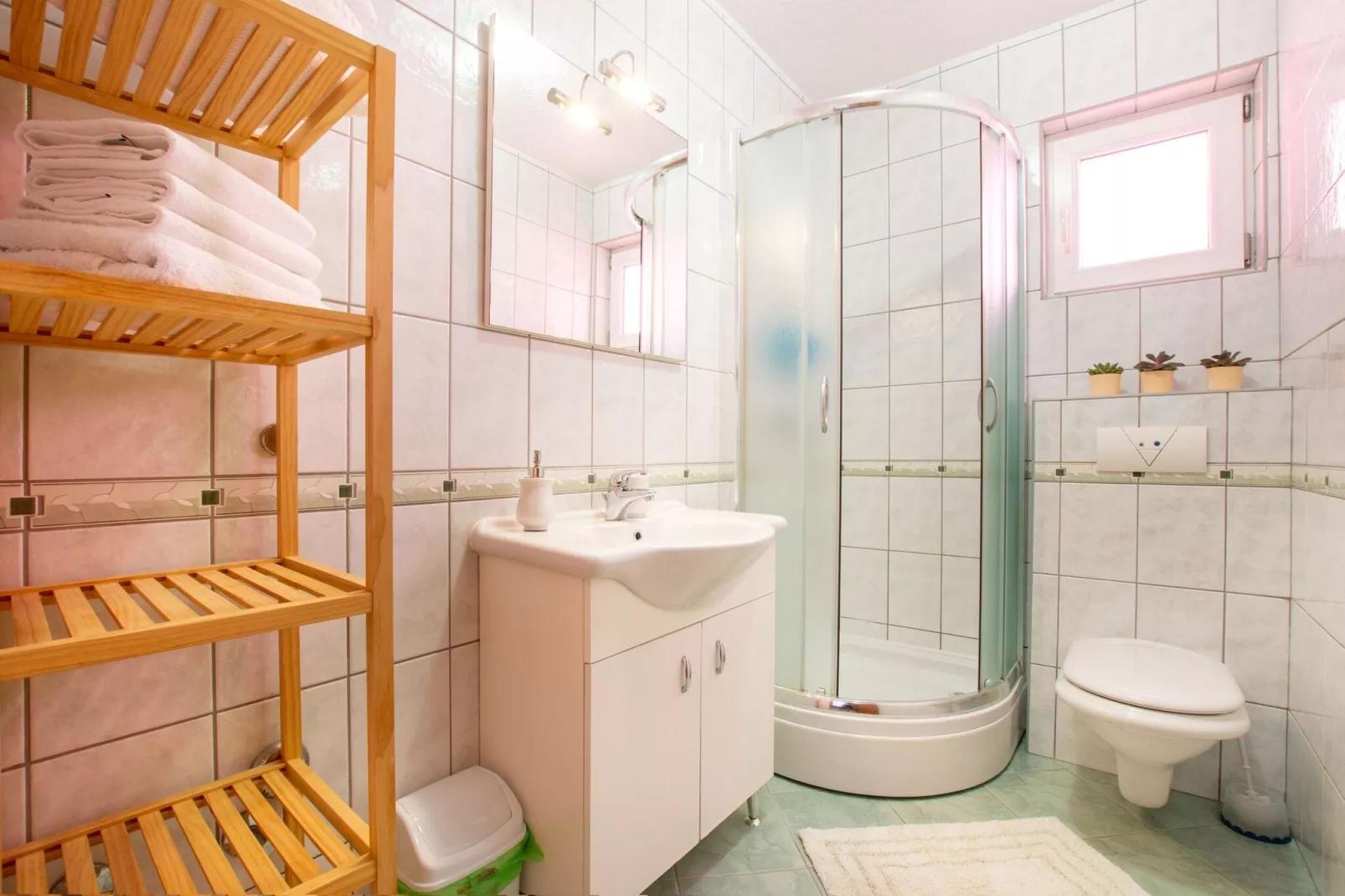 Shared pool apartment David - first floor-Bathroom