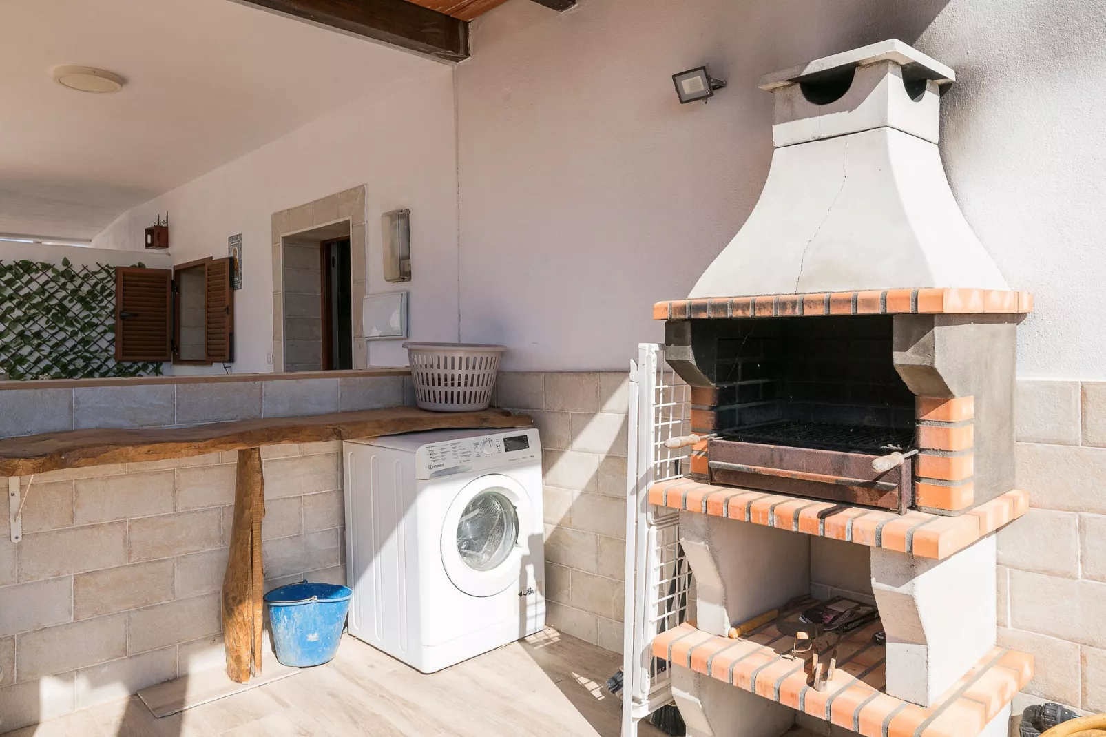 Casa Roja-Facilities