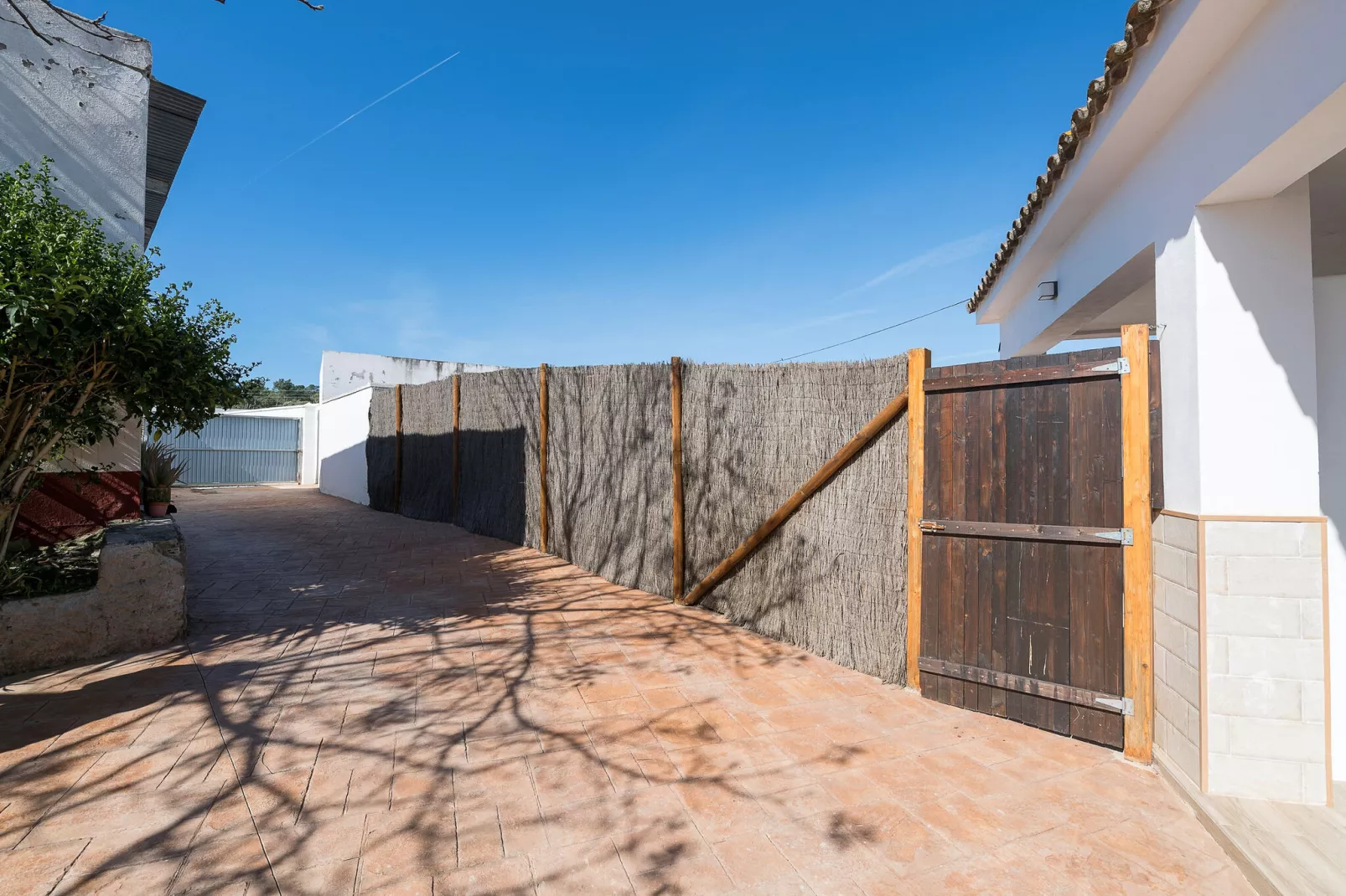 Casa Roja-Exterior summer