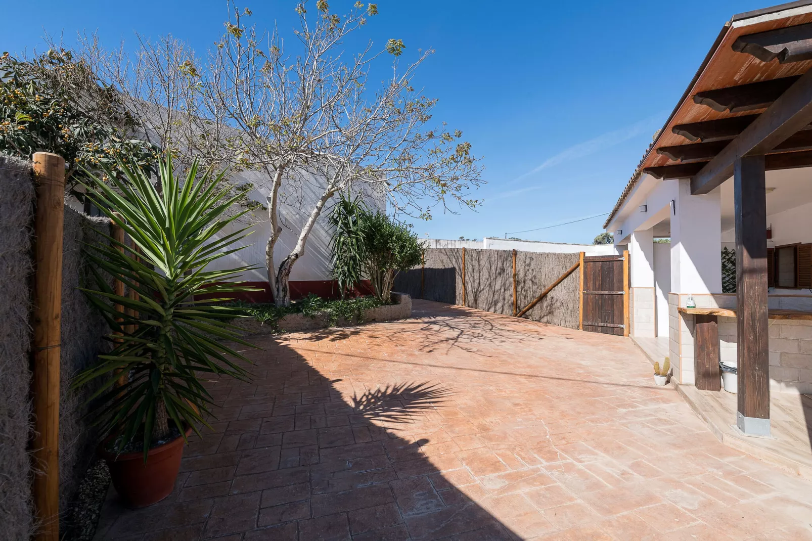 Casa Roja-Exterior summer