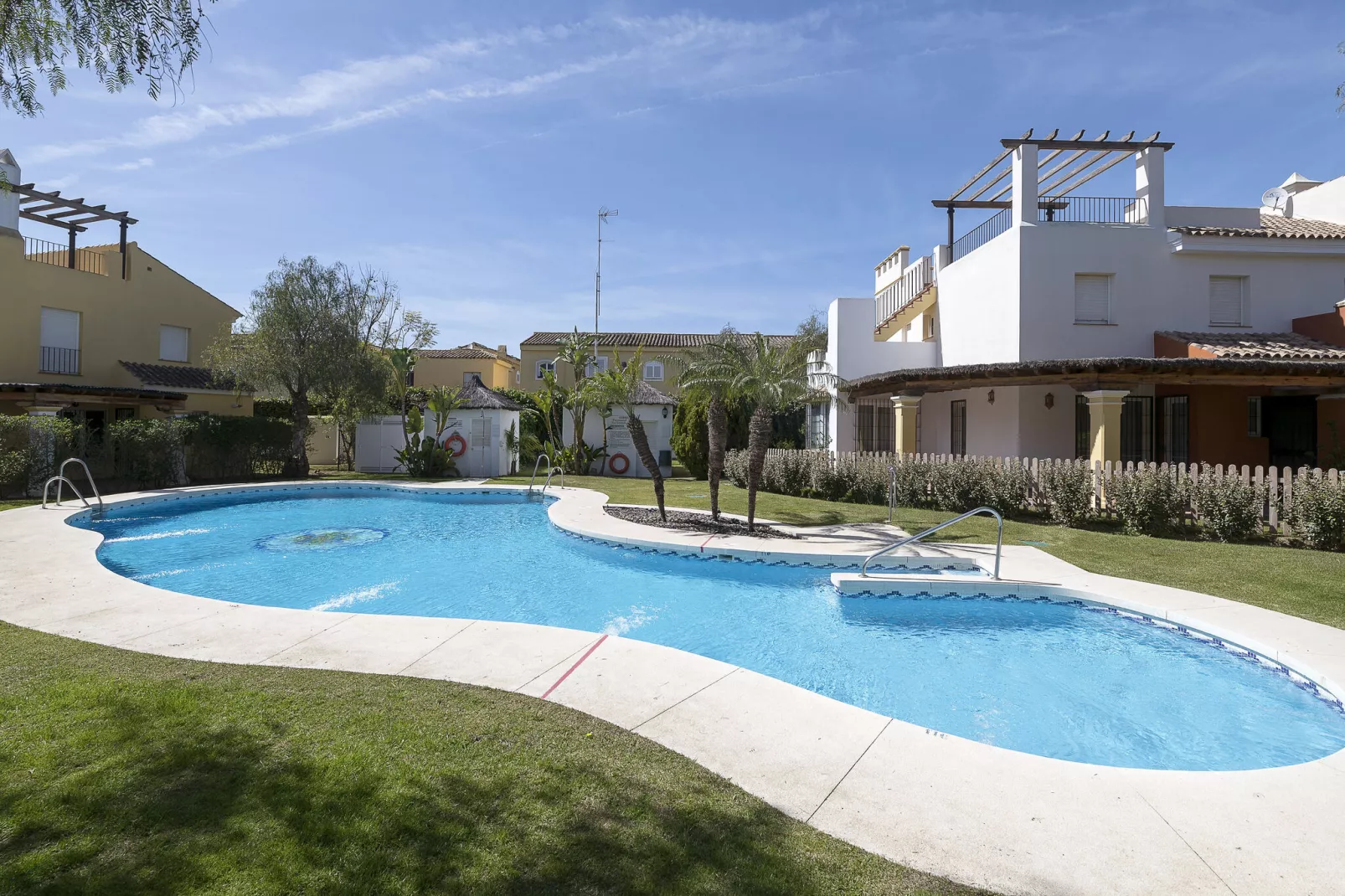 Los Jandalos-Exterior summer