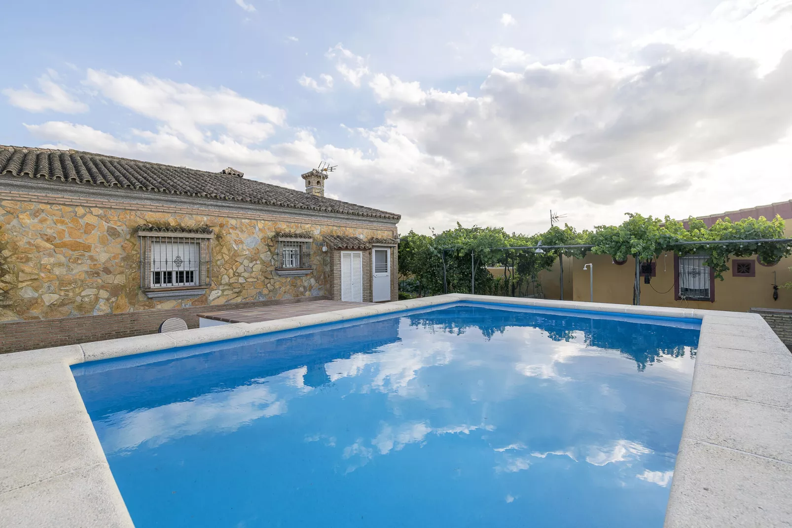 Rincon De La Huerta-Pool