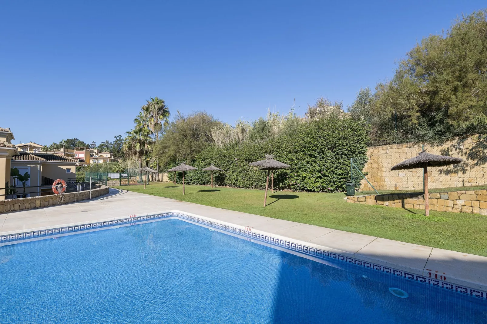 Spikes-Pool