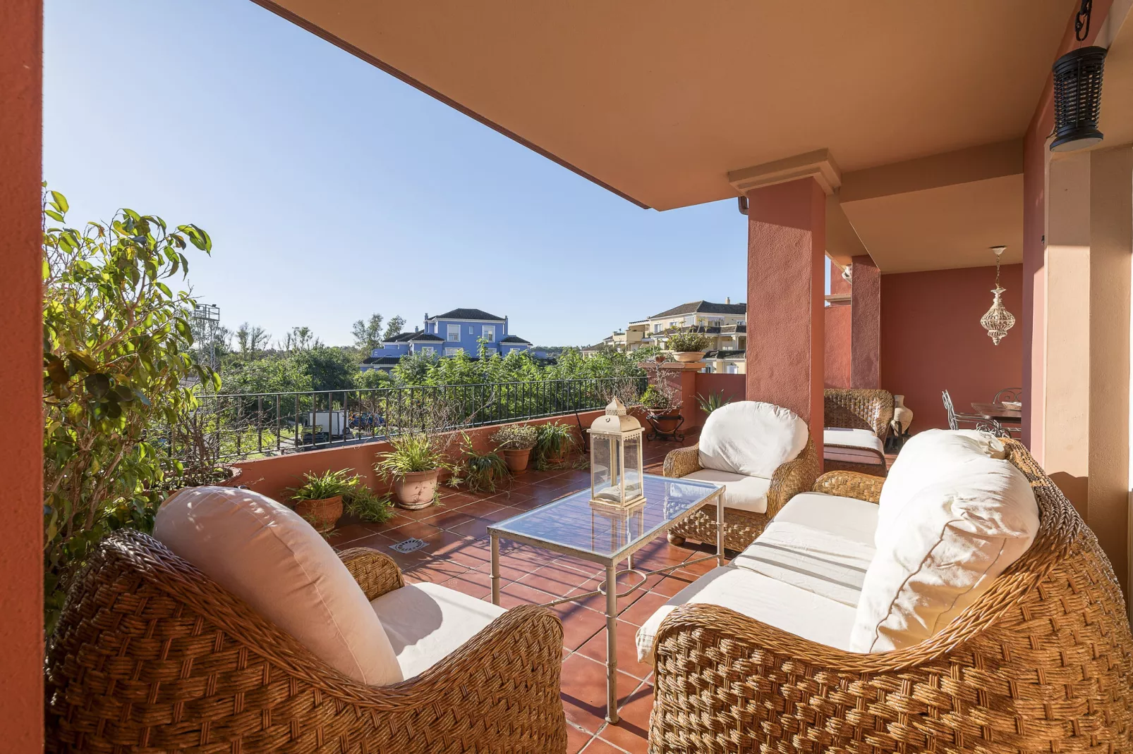 Spikes-Terrace balcony