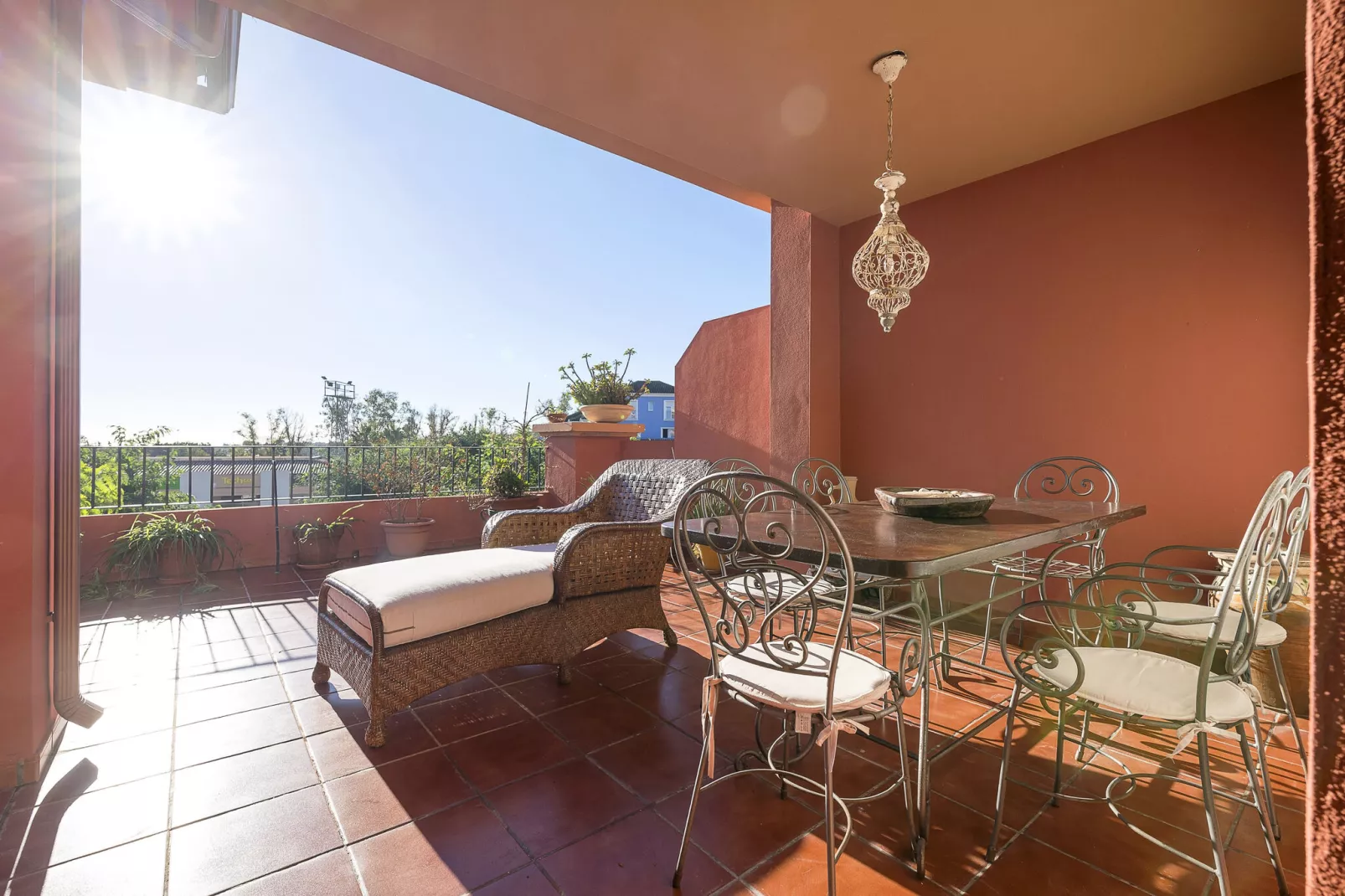 Spikes-Terrace balcony