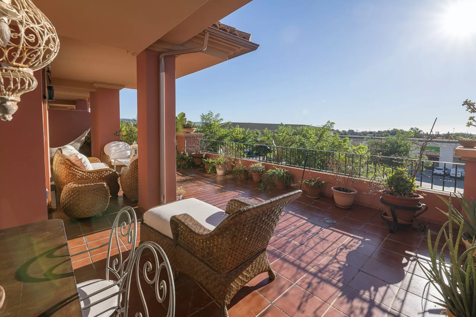 Spikes-Terrace balcony