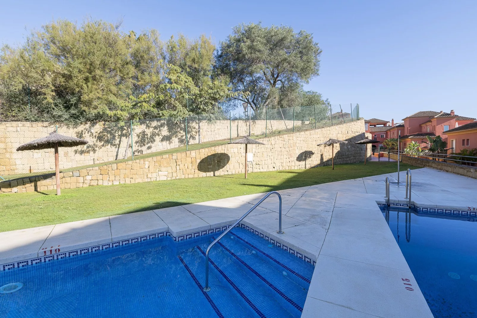 Spikes-Pool