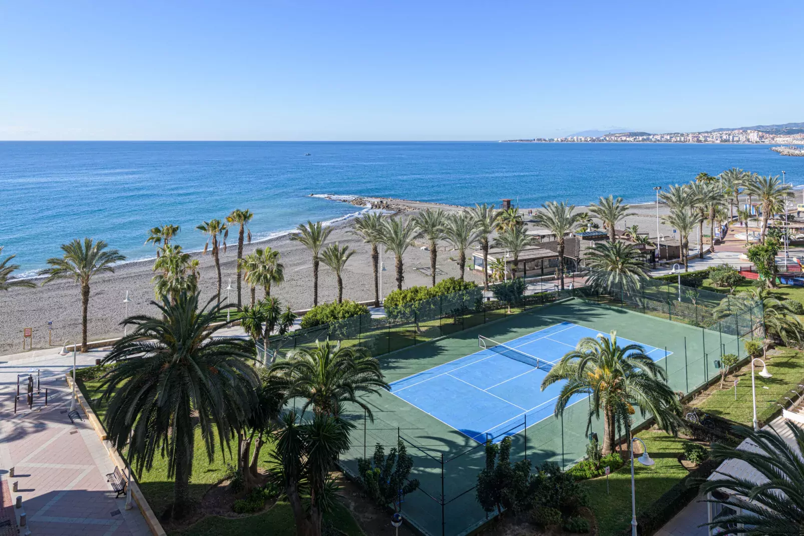Algarrobo Costa-Exterior summer