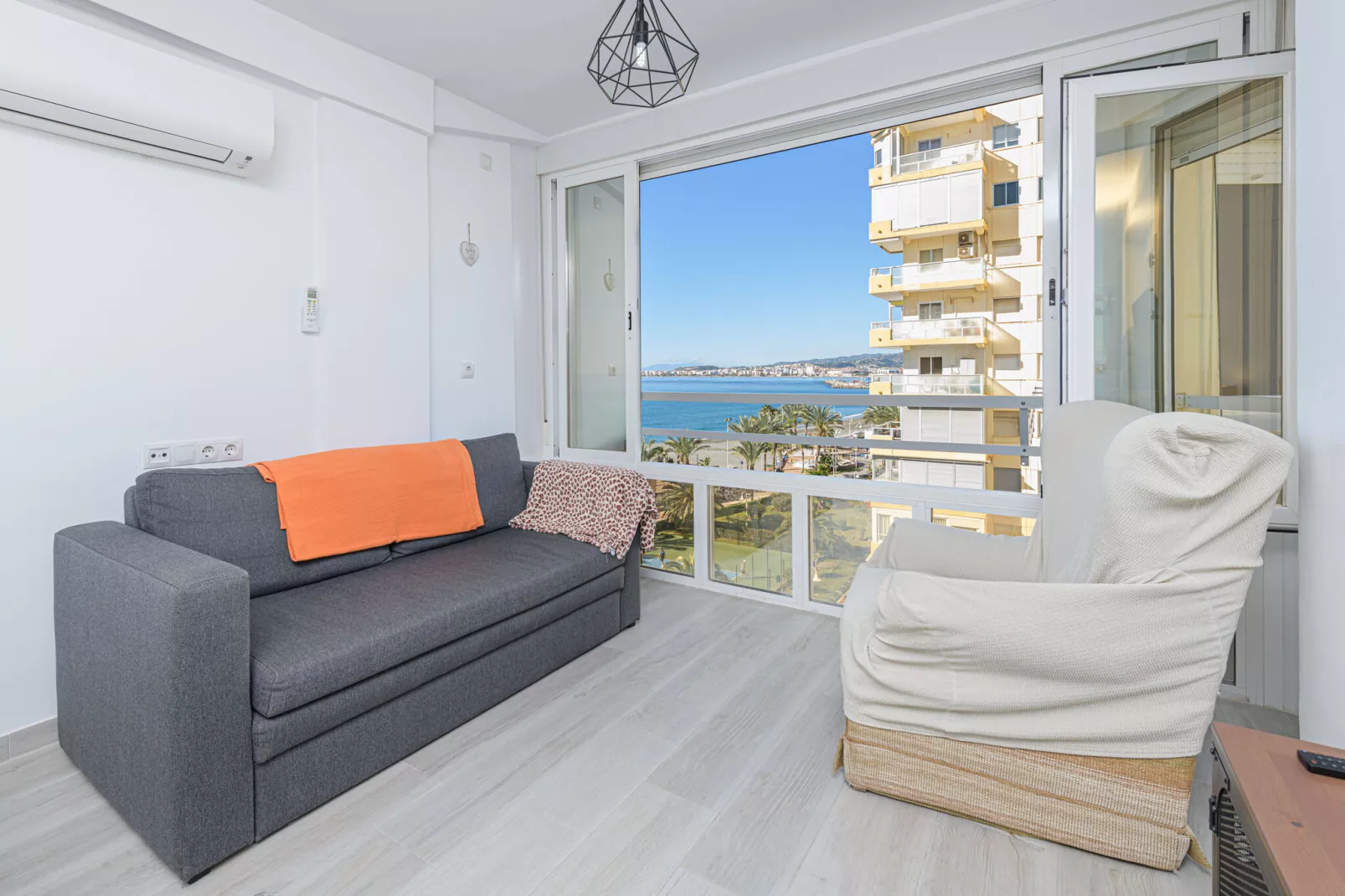 Algarrobo Costa-Exterior summer