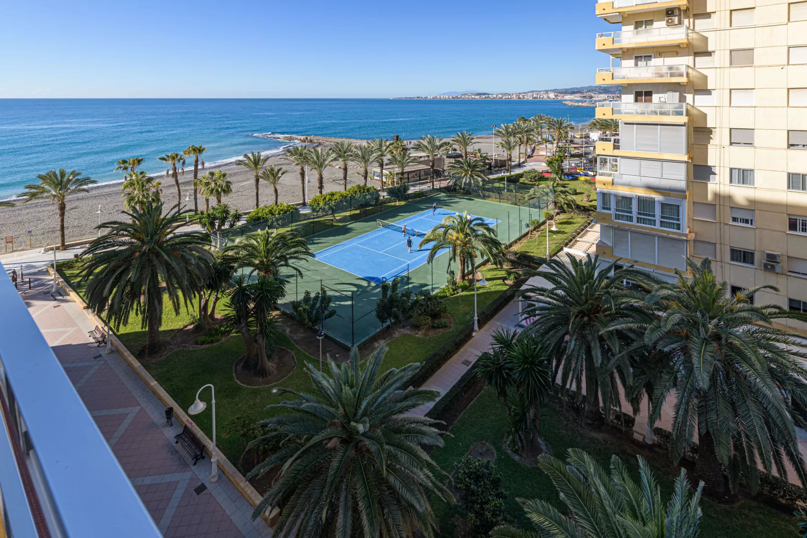 Algarrobo Costa-Exterior summer