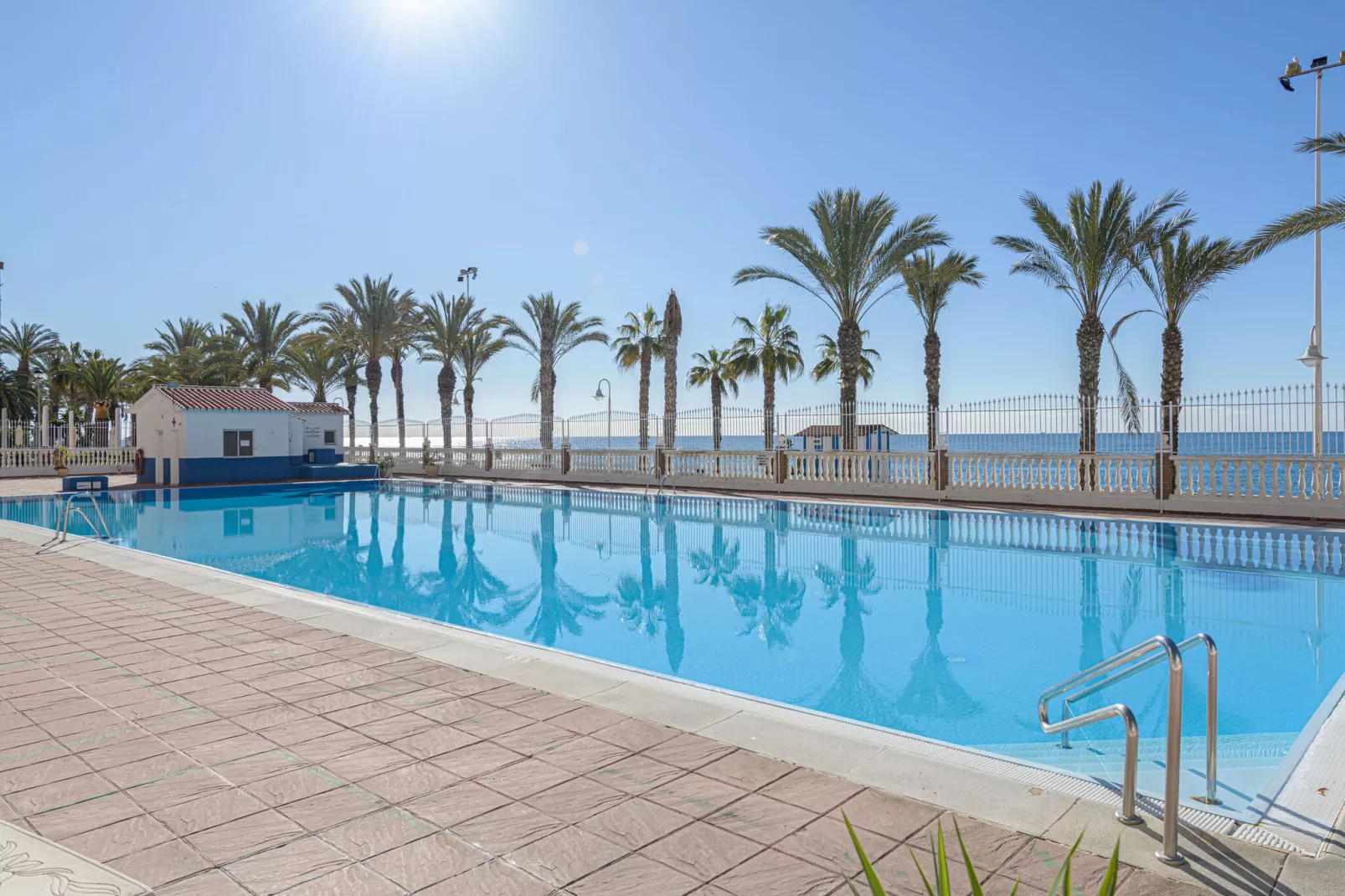 Algarrobo Costa-Exterior summer
