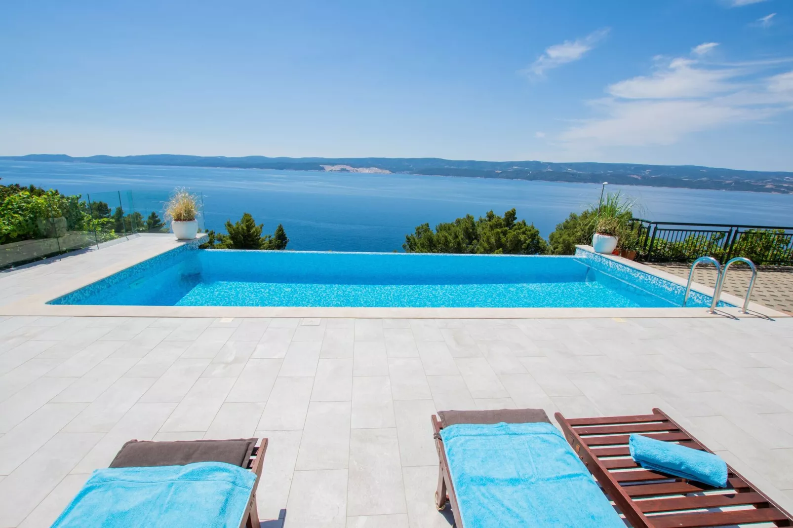Shared pool apartment David- second floor-Pool