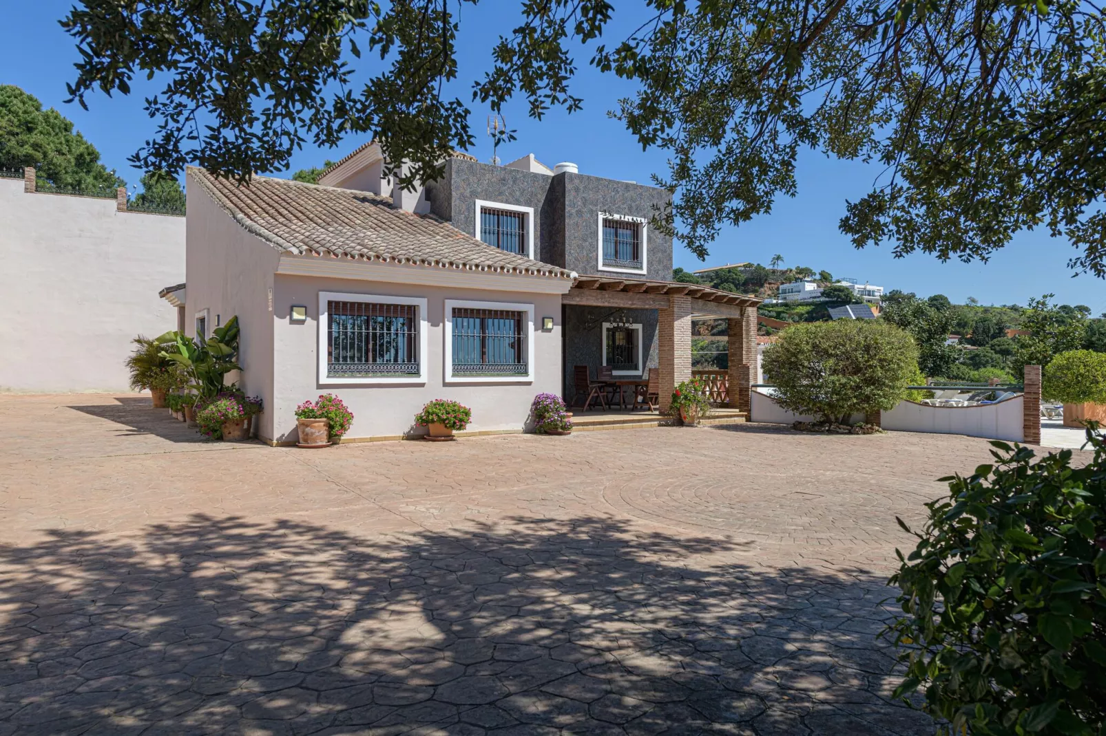Villa Lina-Exterior summer
