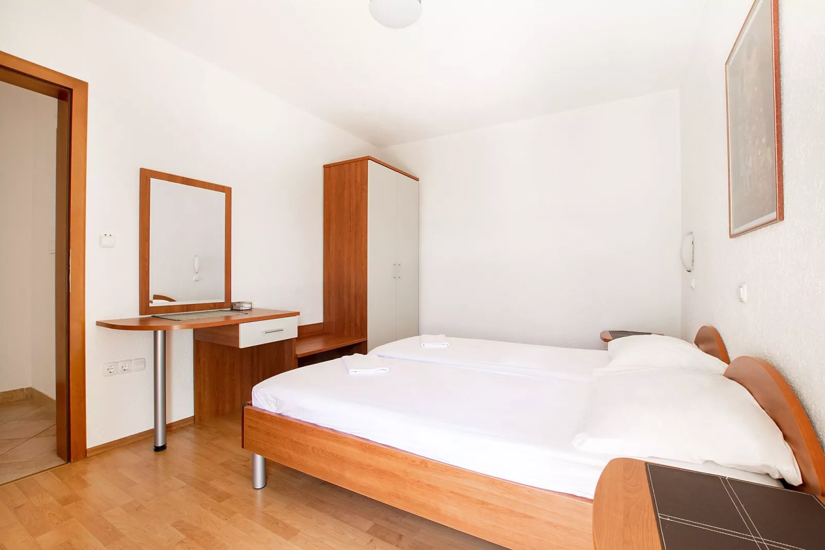 Shared pool apartment David- second floor-Bedroom