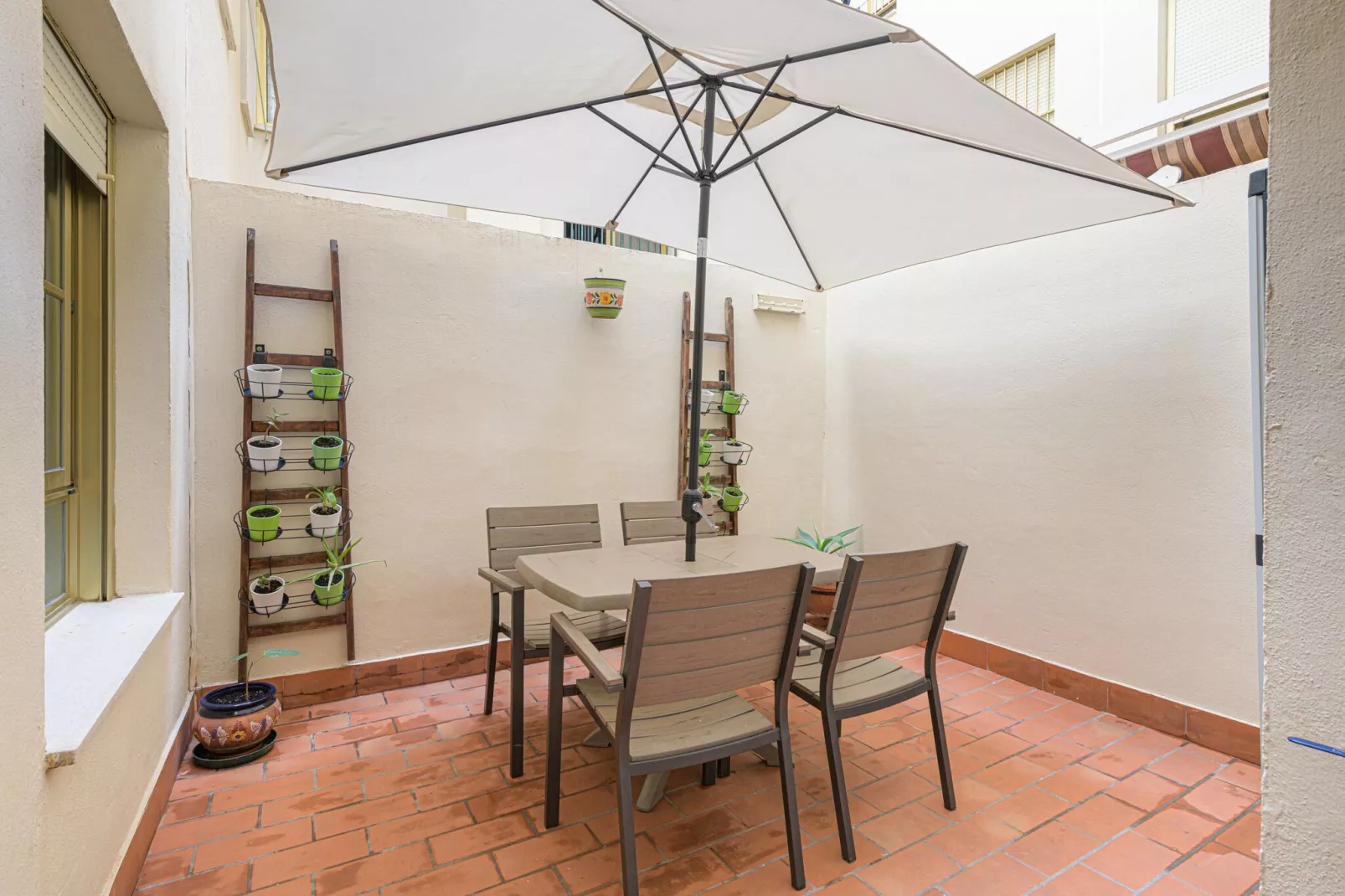 Las Candelas-Exterior summer