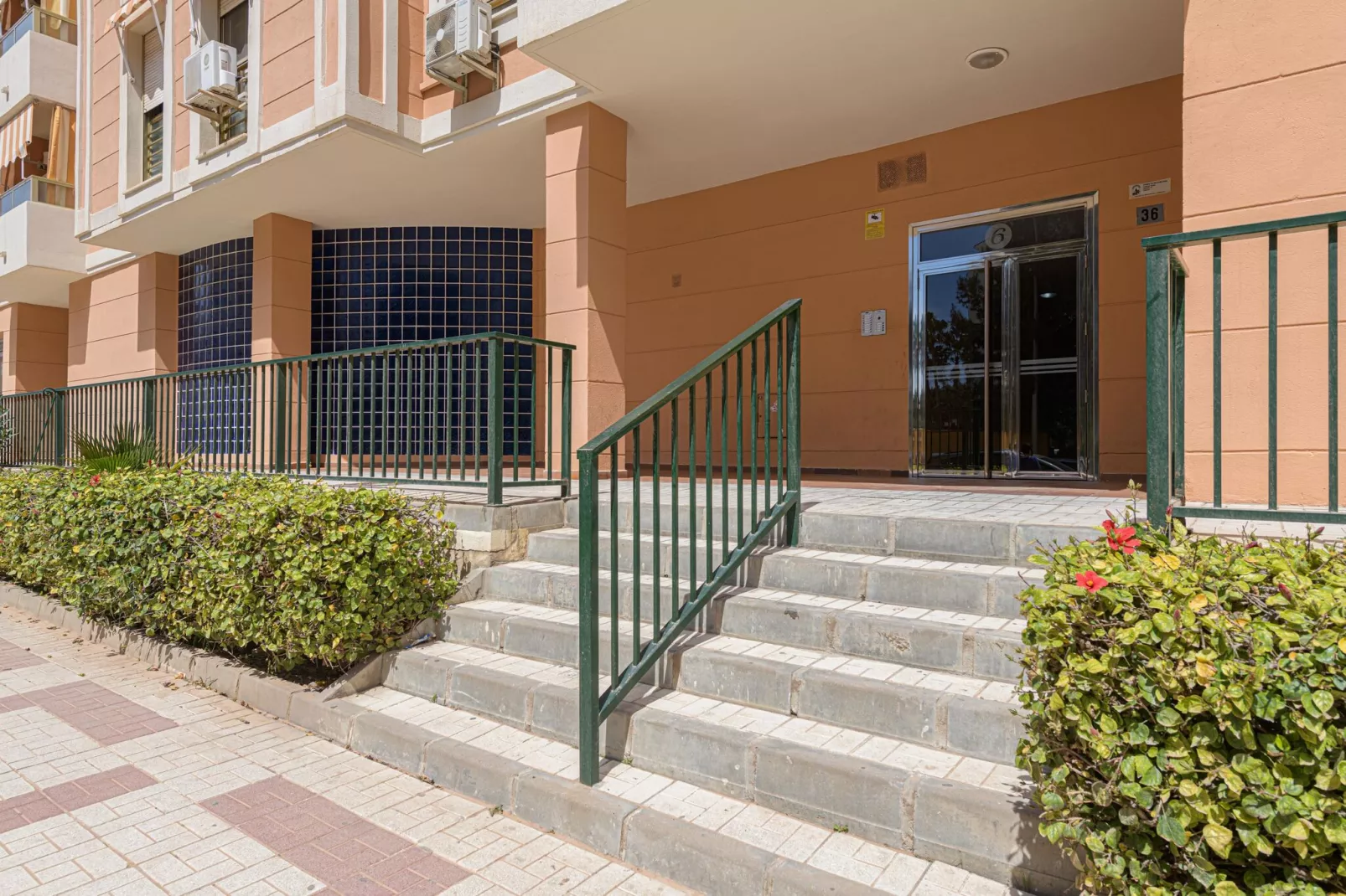 Las Candelas-Exterior summer