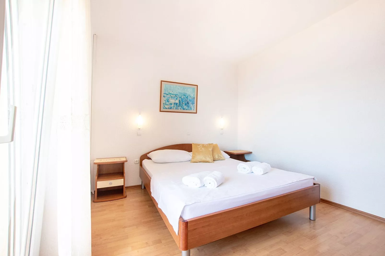 Shared pool apartment David- second floor-Bedroom