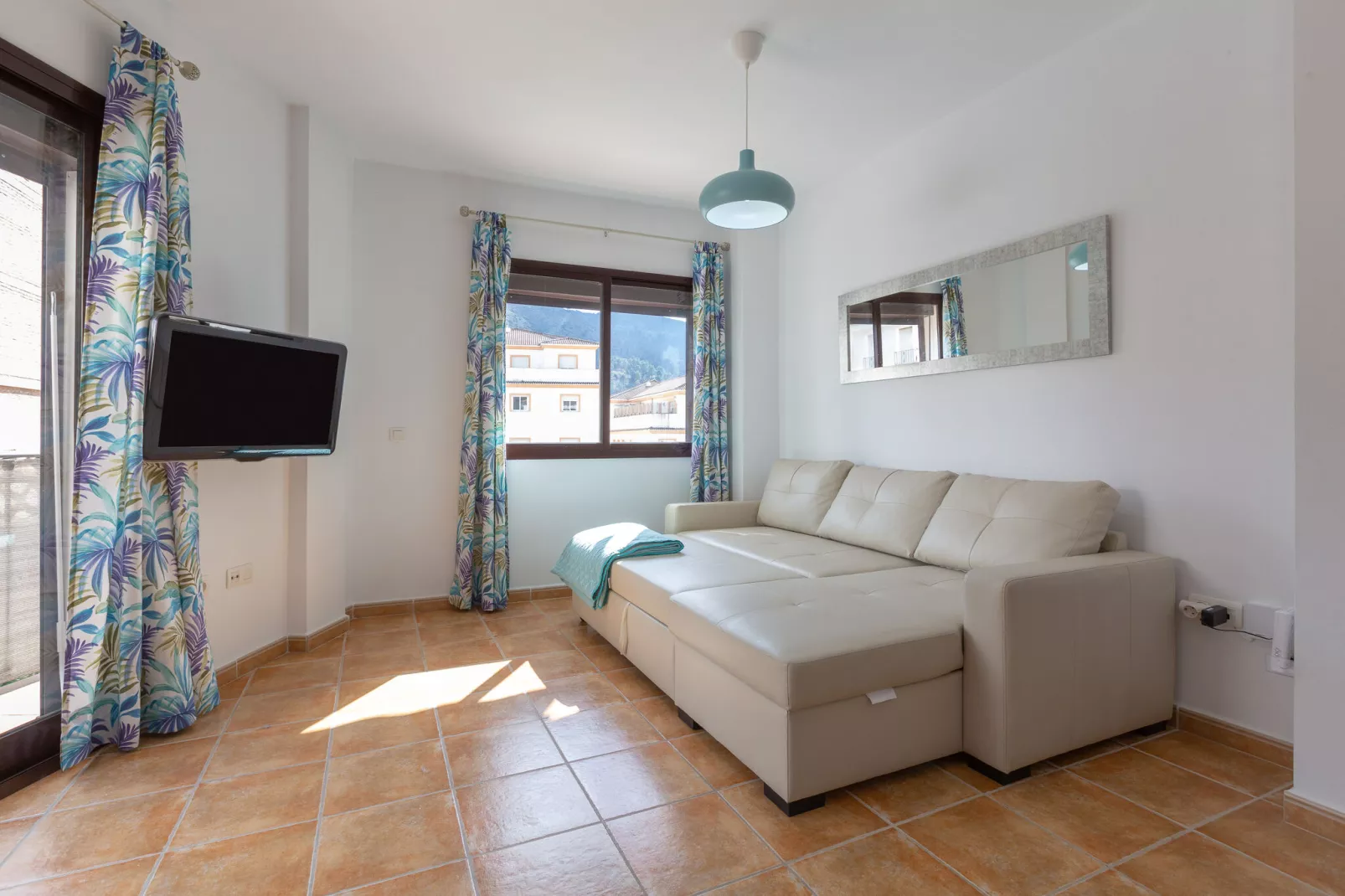 Tolox 1-Living room