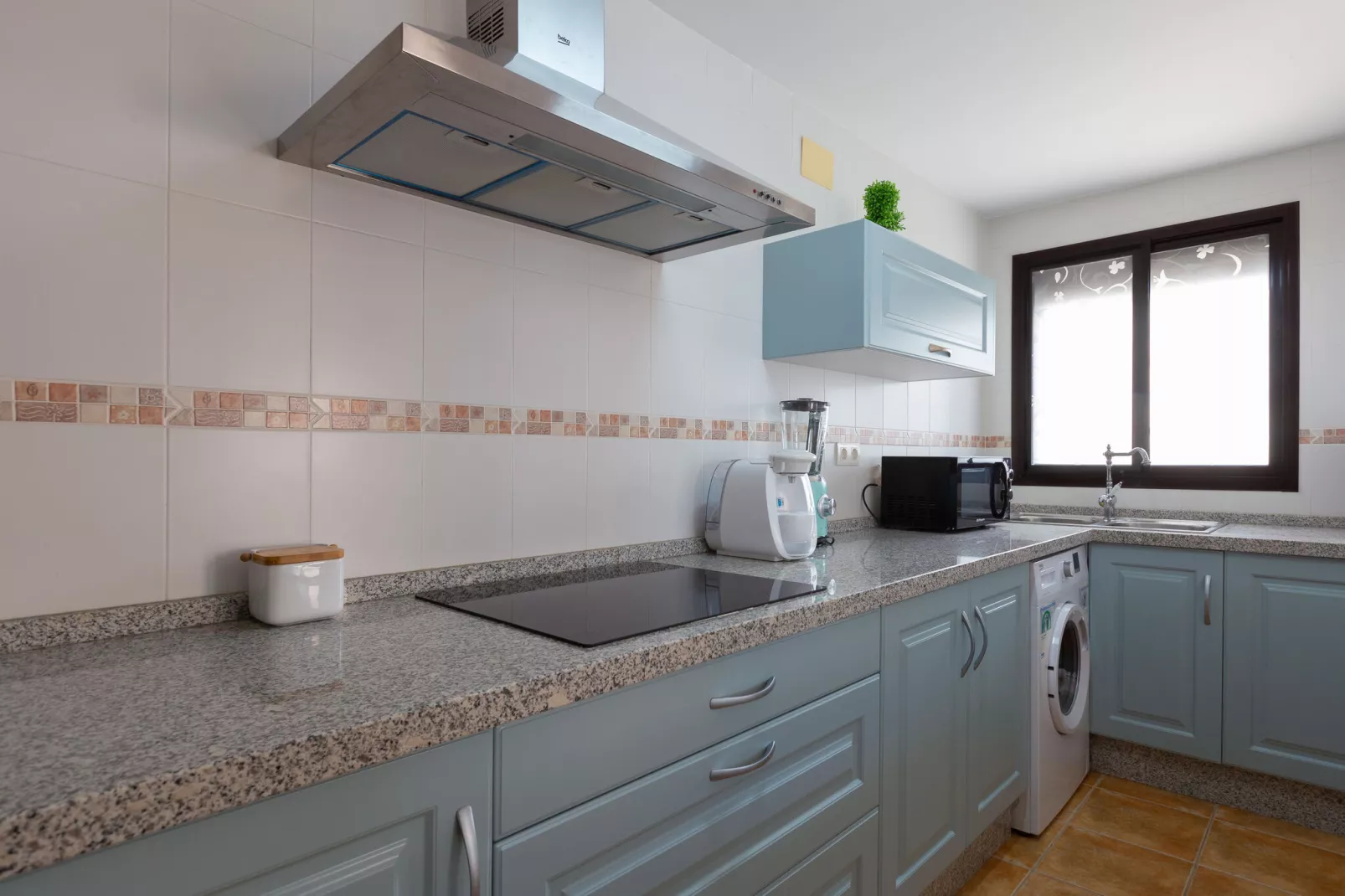 Tolox 1-Kitchen