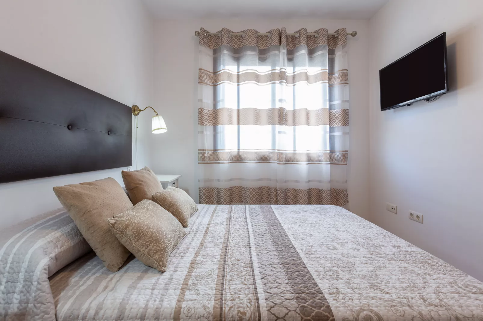 Tolox 1-Bedroom