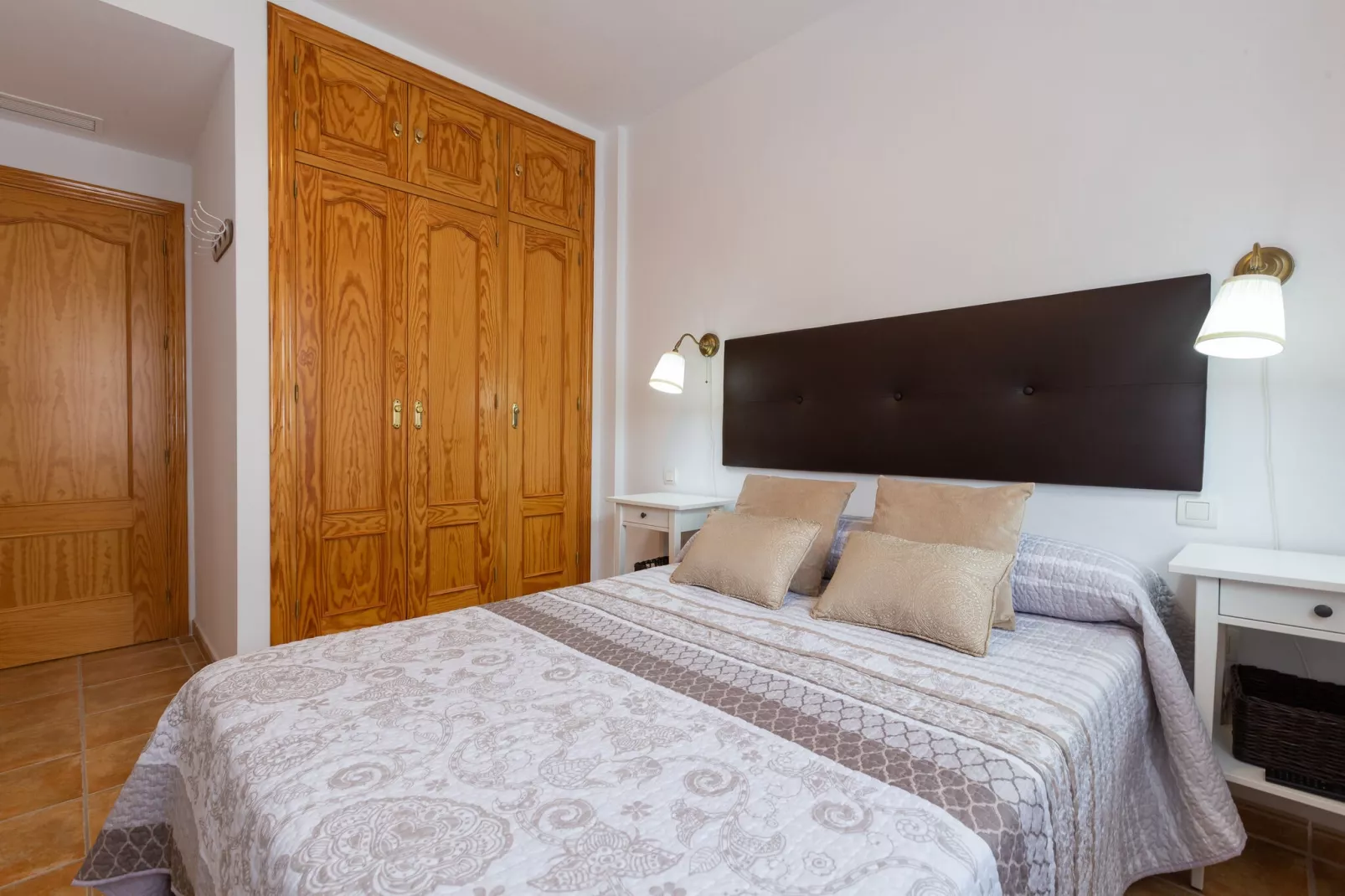 Tolox 1-Bedroom