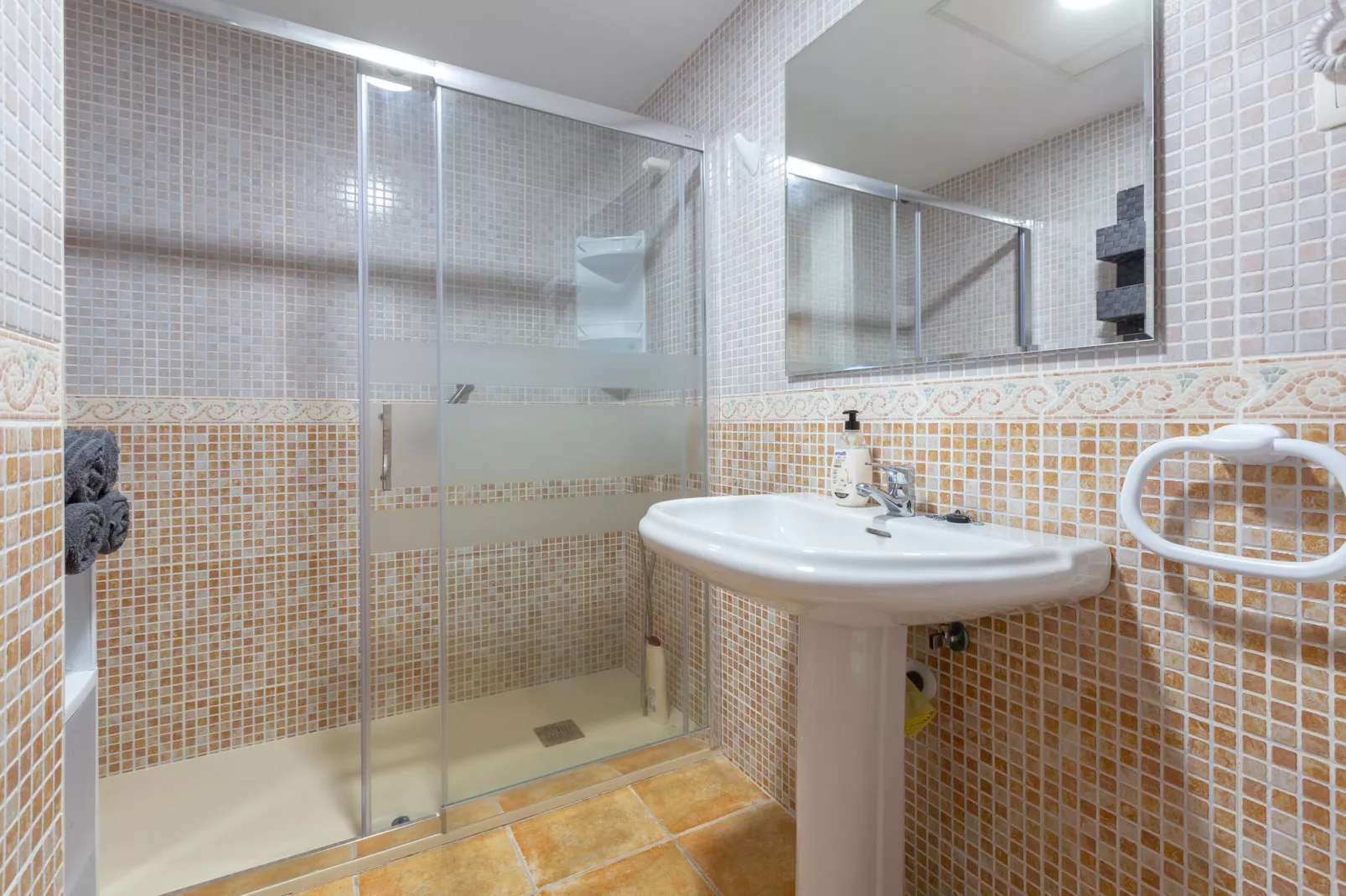 Tolox 2-Bathroom