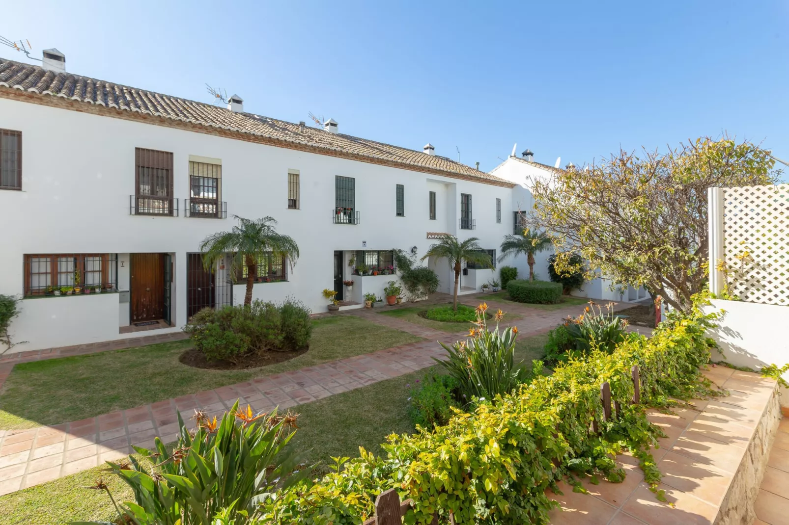 Valleverde-Exterior summer