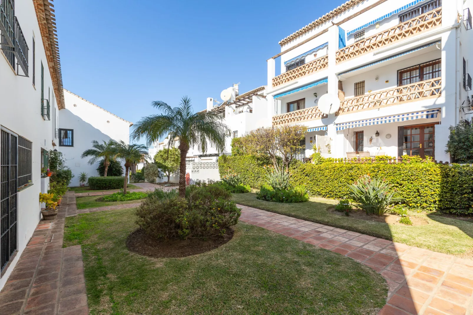 Valleverde-Exterior summer