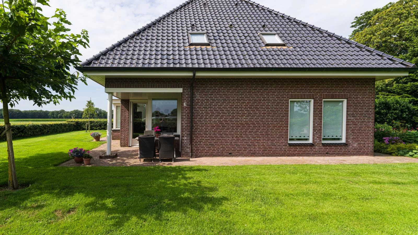 De Kolonie-Exterior summer