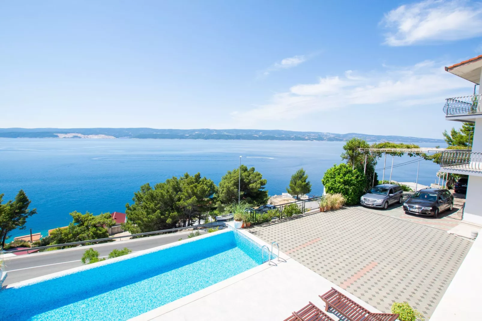 Shared pool apartment David- second floor-View summer