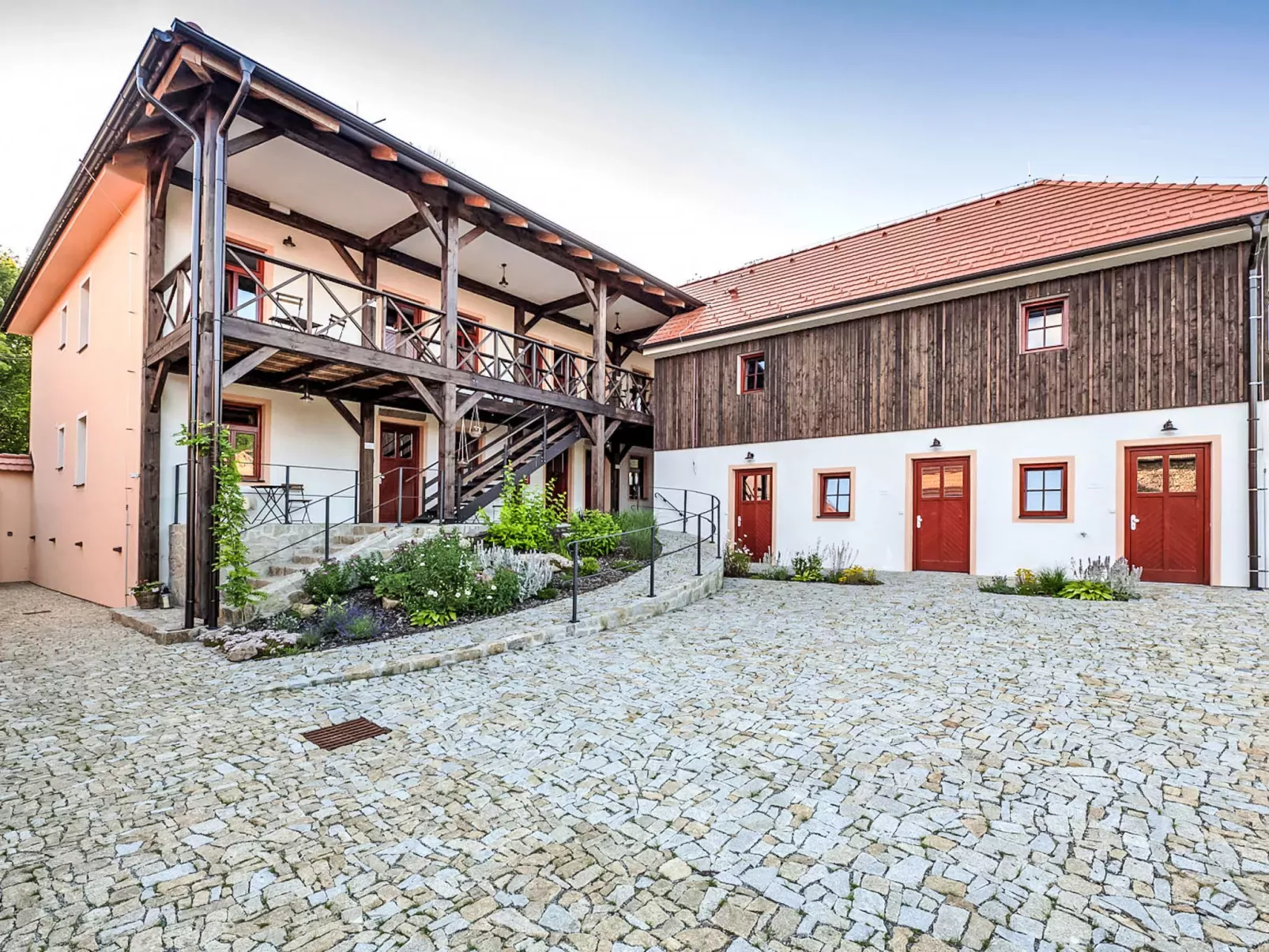 Dobrá-Outside