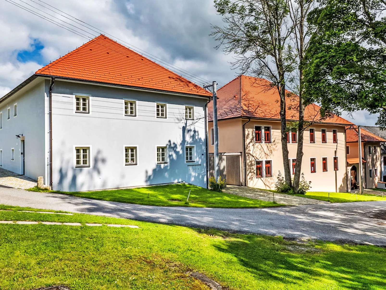 Maňava-Outside