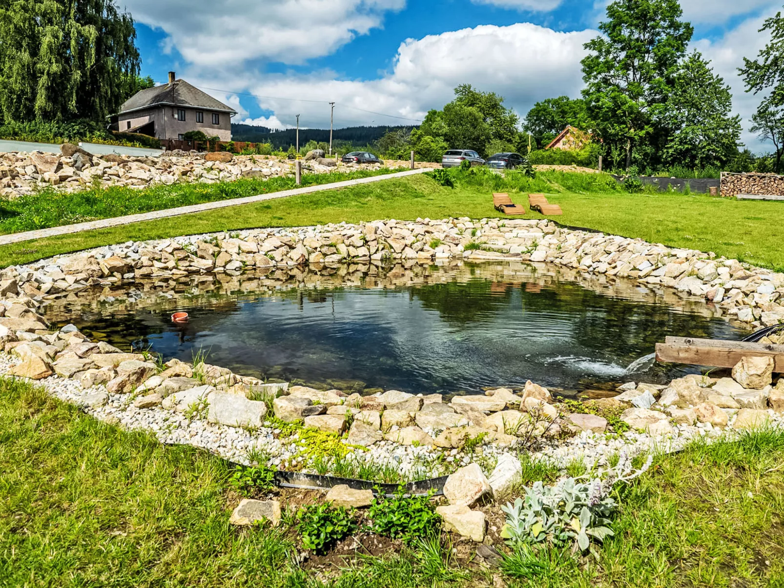Maňava-Outside