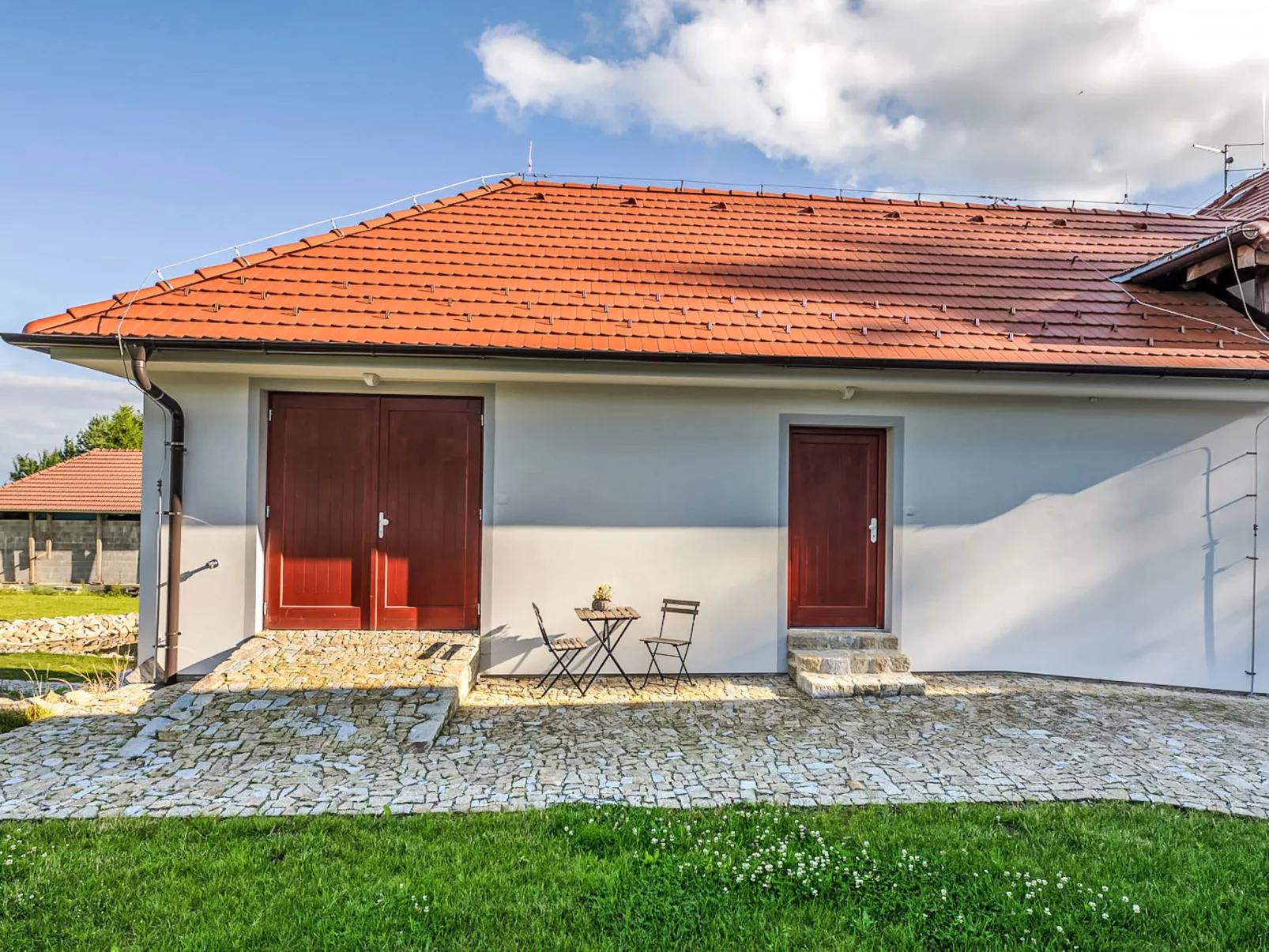 Maňava-Outside