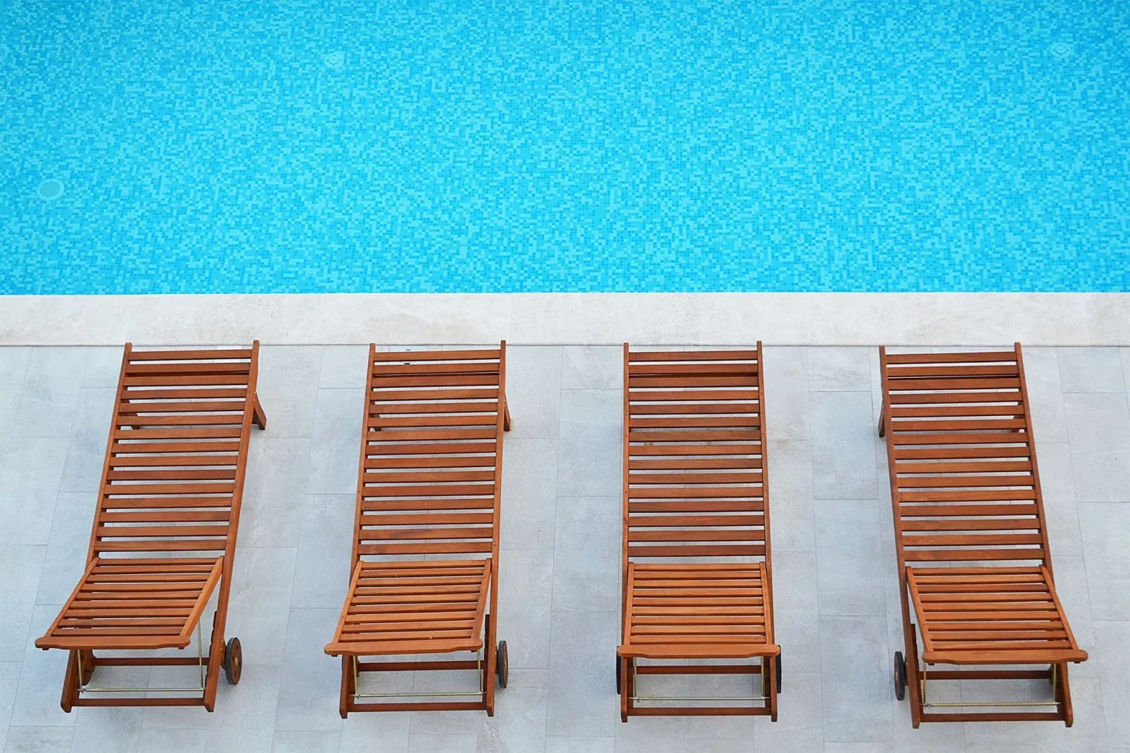 Shared pool apartment David - first floor-Piscine