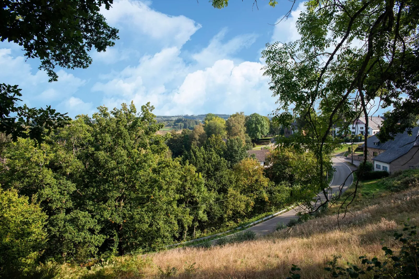 Les Hirondelles-Zones d'été à 1 km