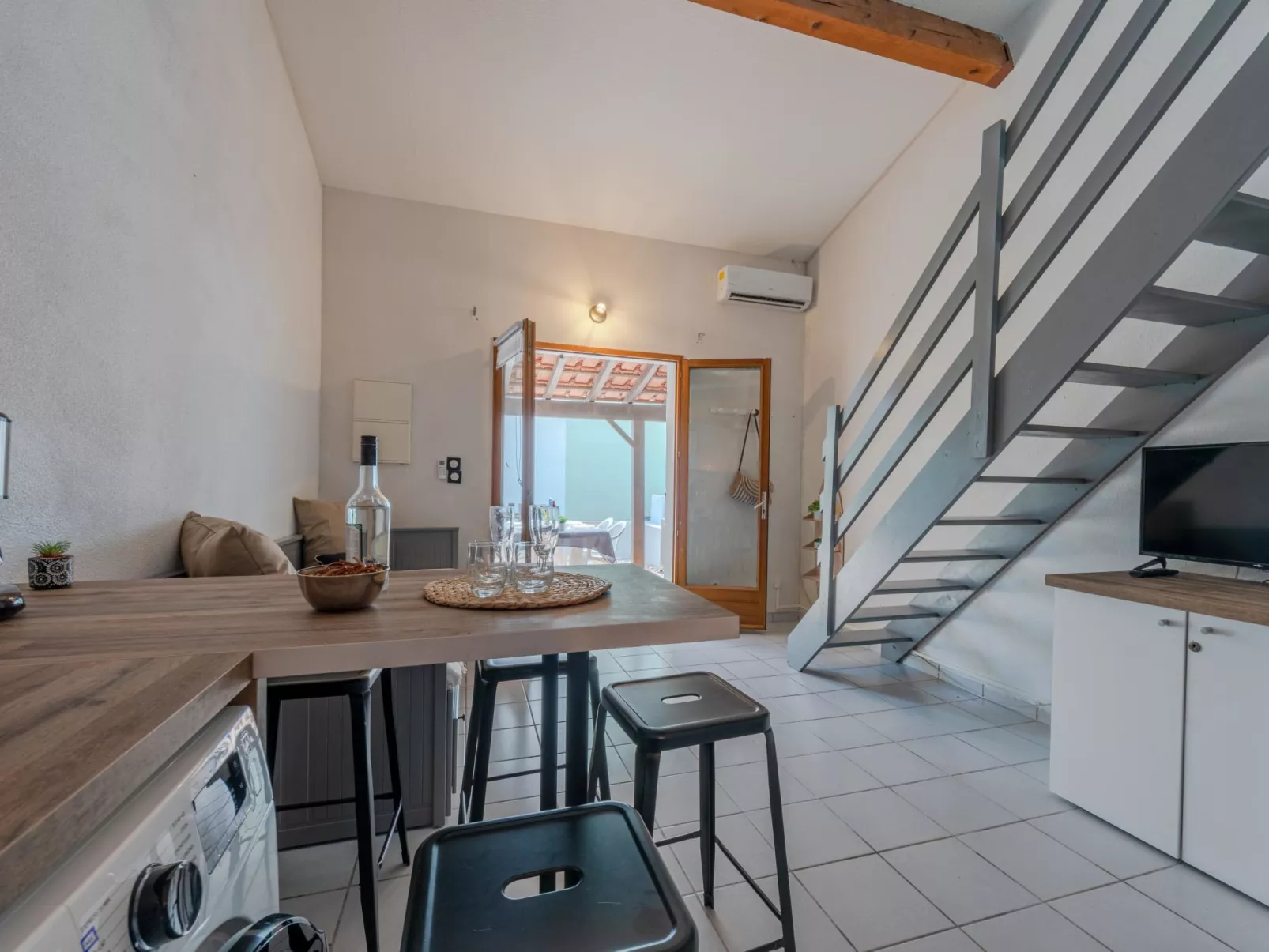 Le Hameau Catalan-Drinnen