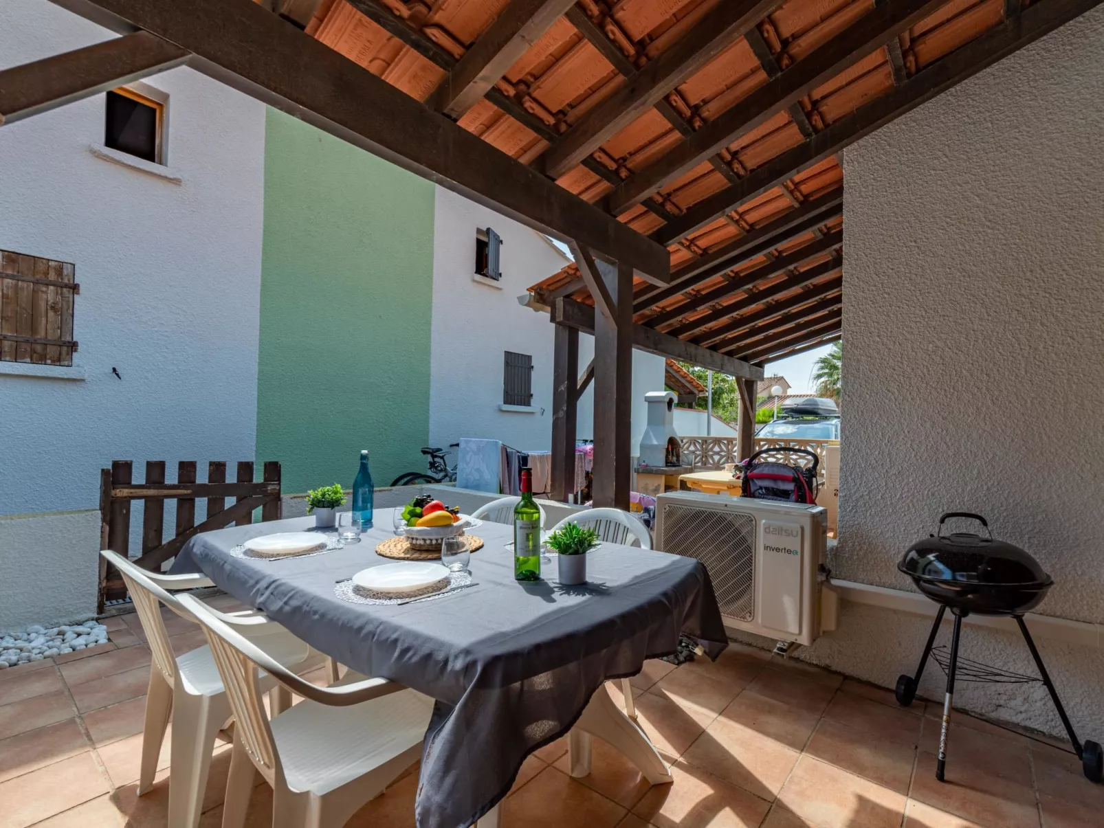 Le Hameau Catalan-Draußen