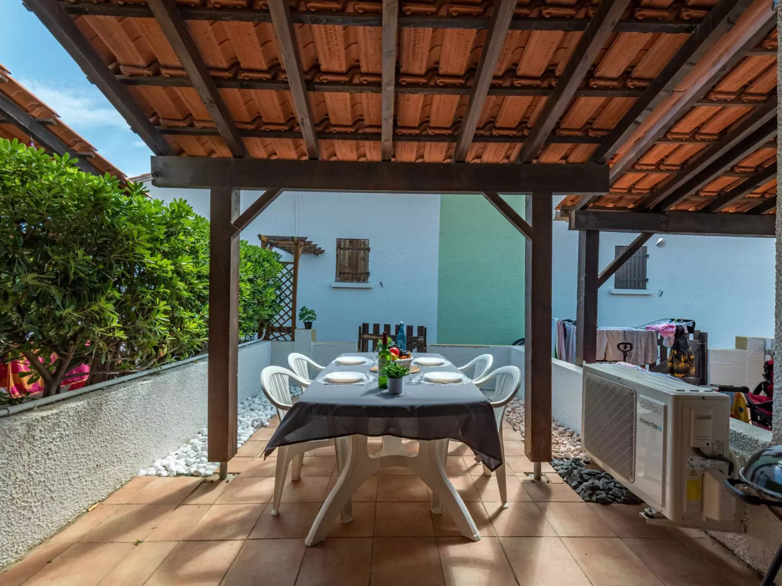 Le Hameau Catalan-Draußen