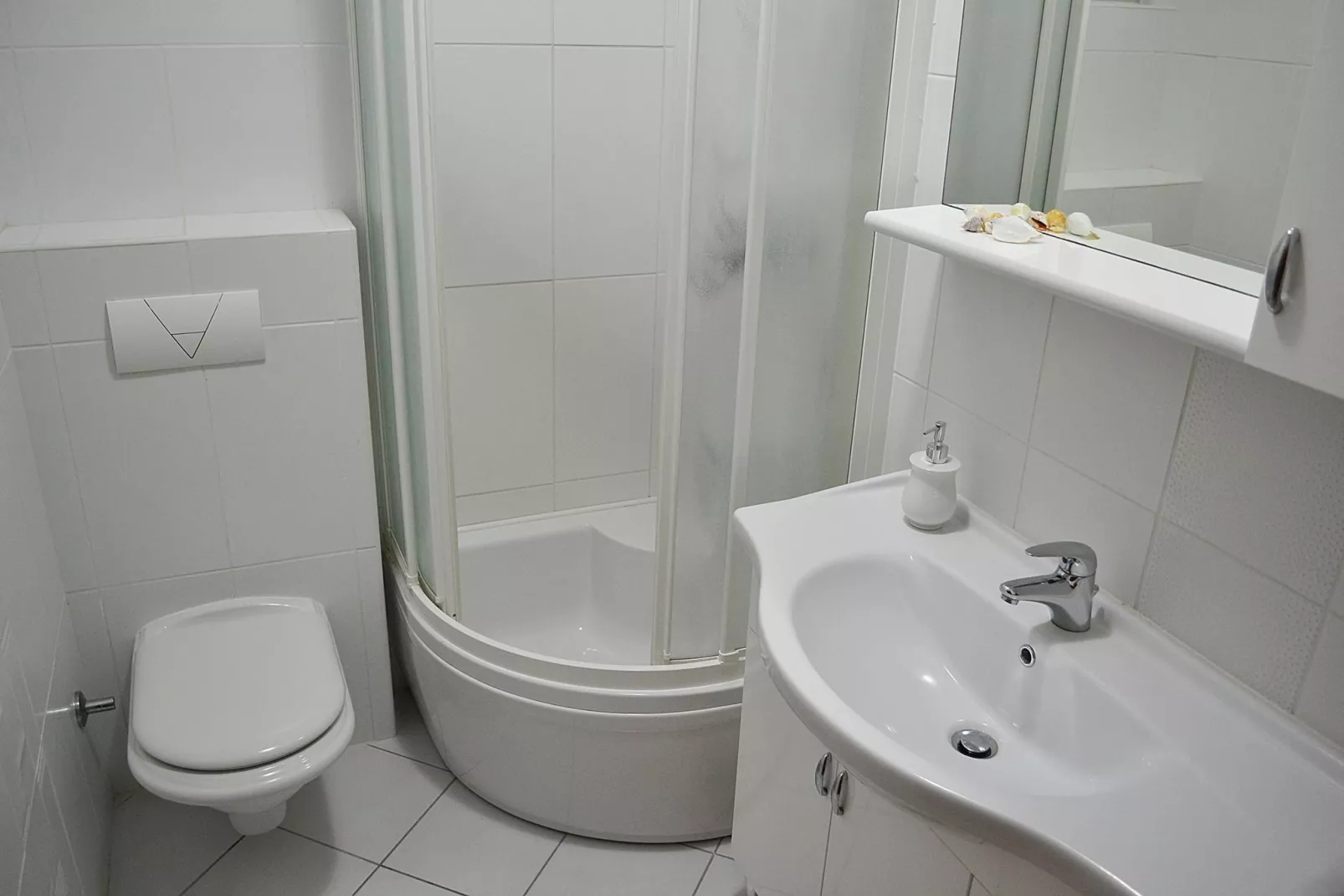 Shared pool apartment David - first floor-Salle de bain