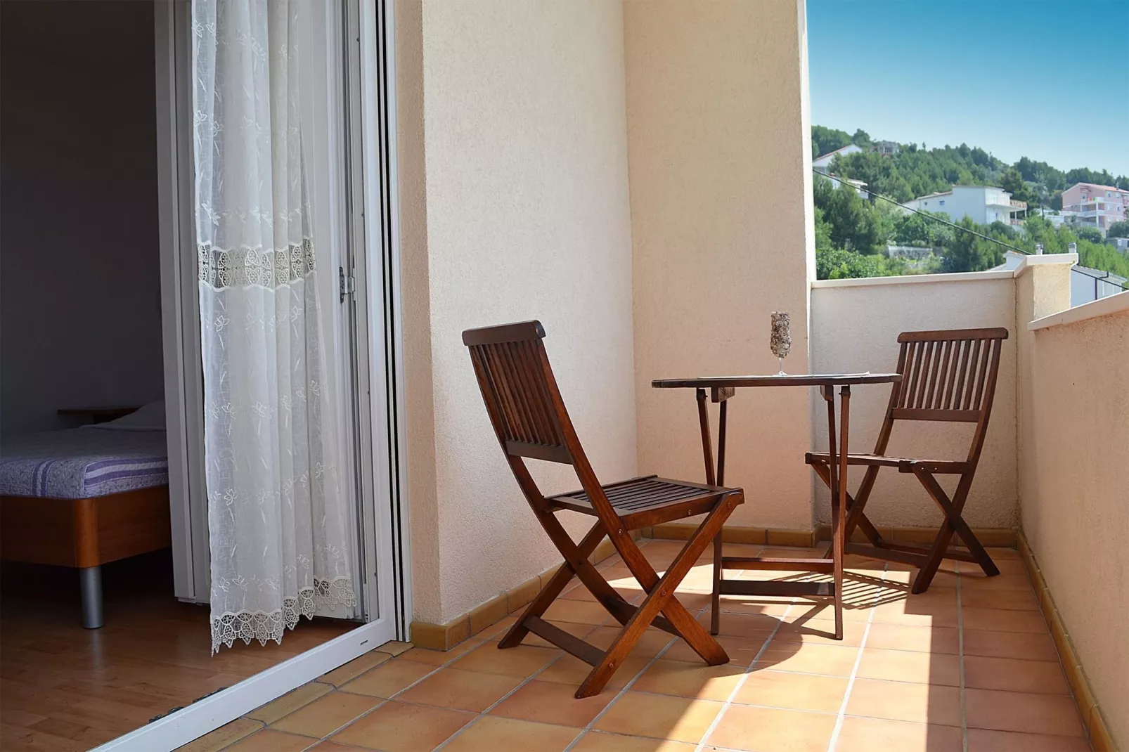 Shared pool apartment David - first floor-Terrasse / balcon