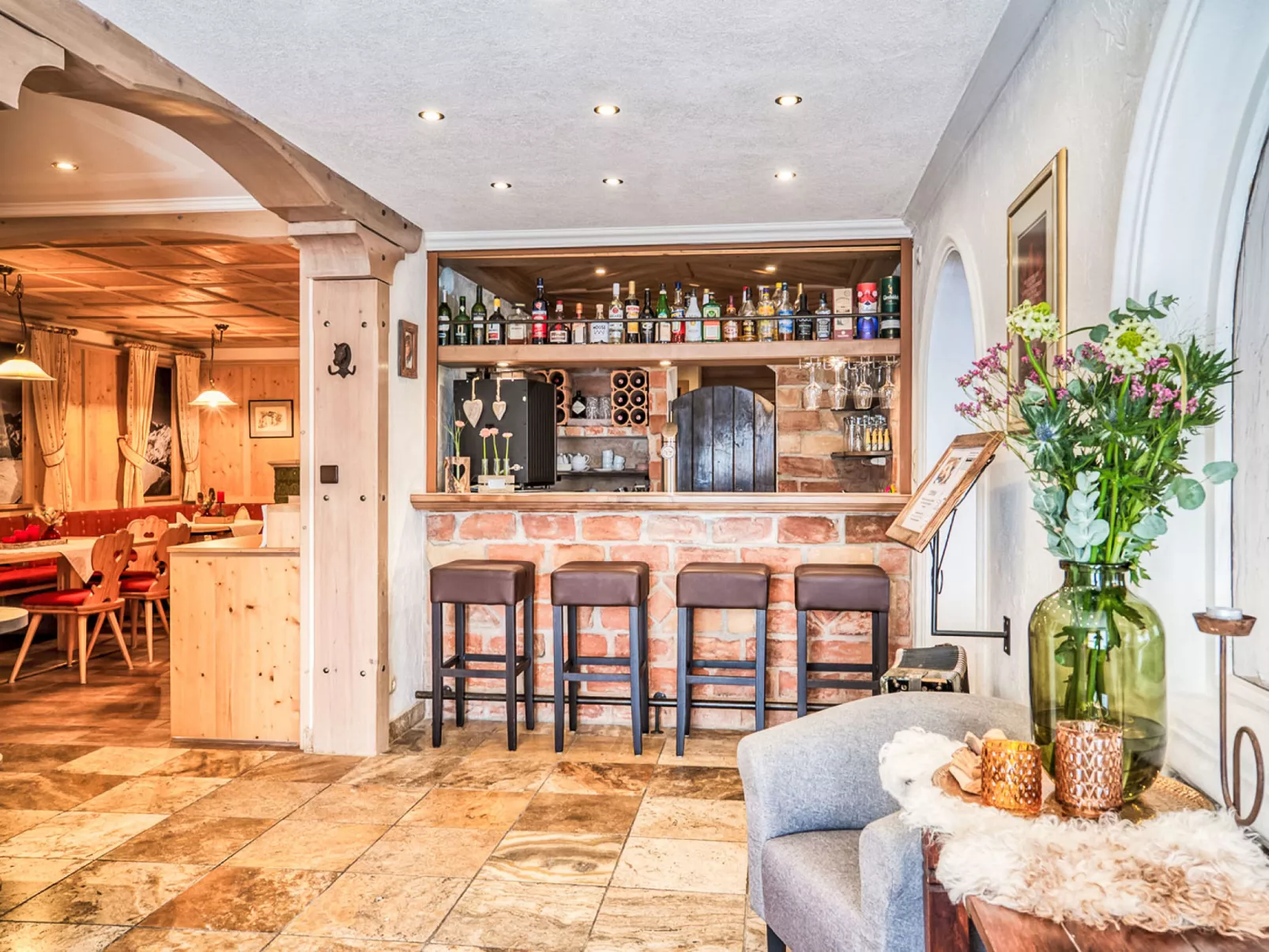 Inn-Inside
