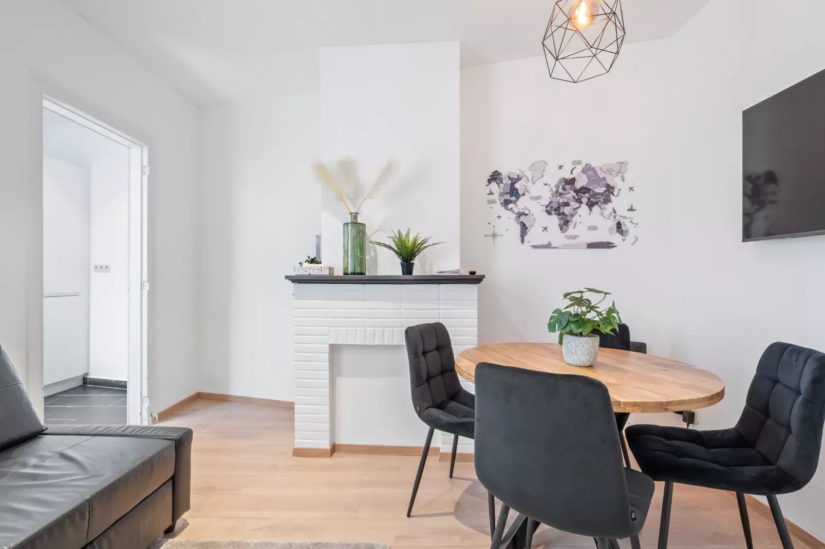 Leopold 01.02-Dining room