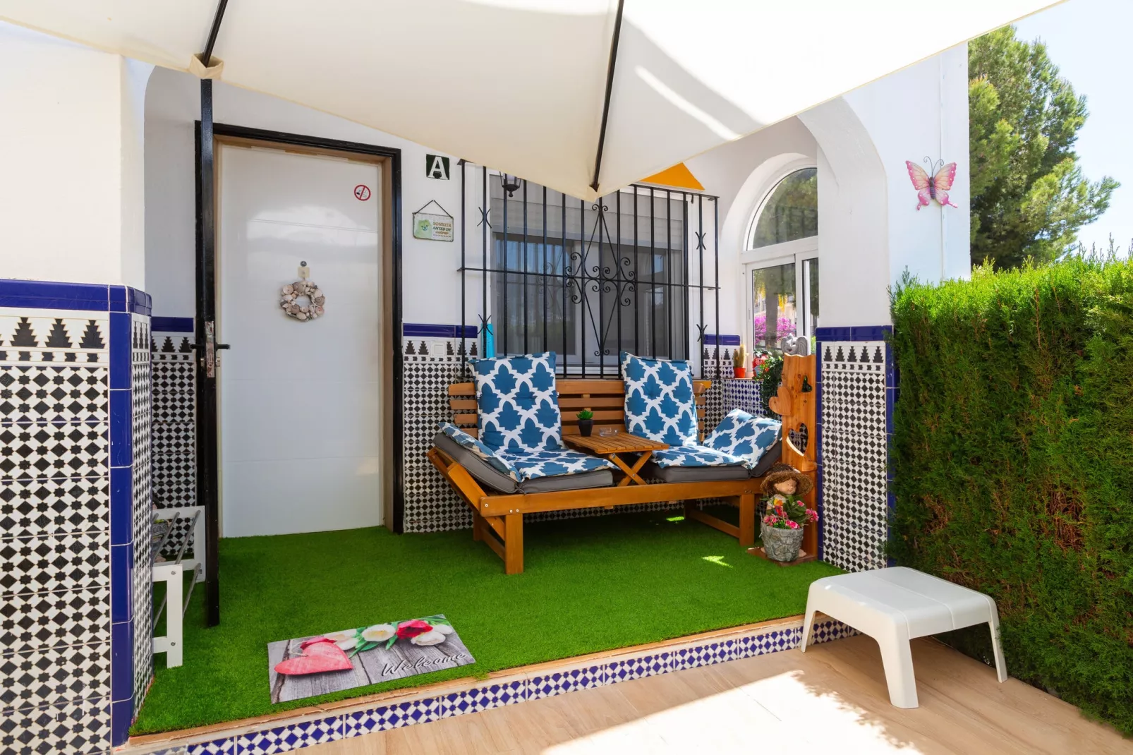 El Bilbil-Exterior summer