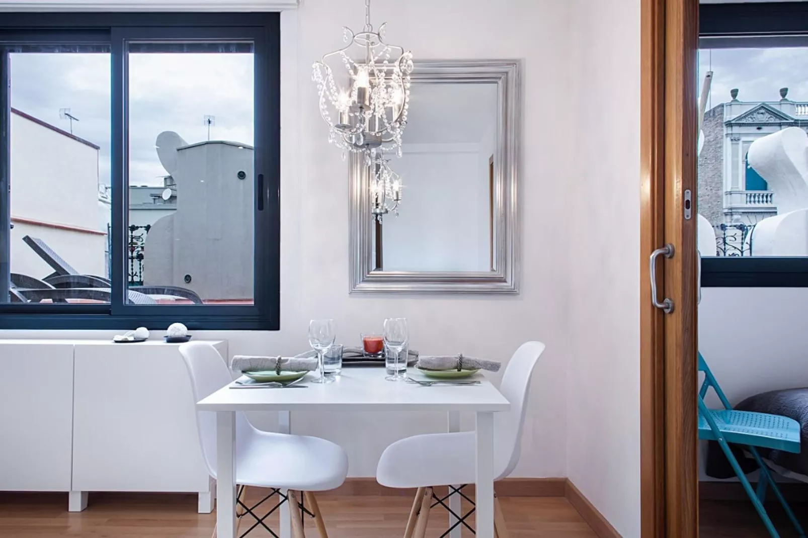 Rambla Paris Attic Apartment-Esszimmer
