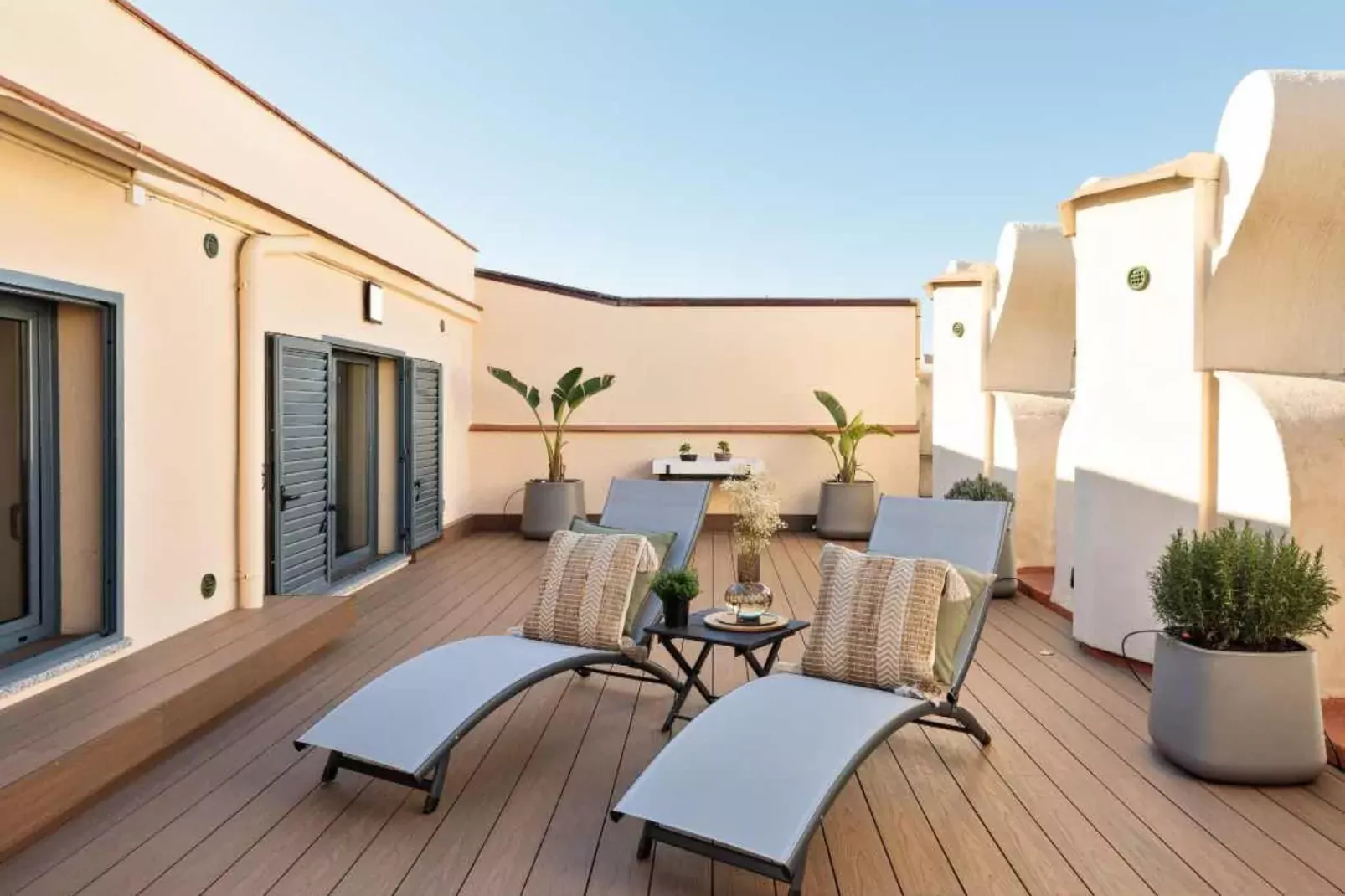 Rambla Paris Attic Apartment-Terrassenbalkon