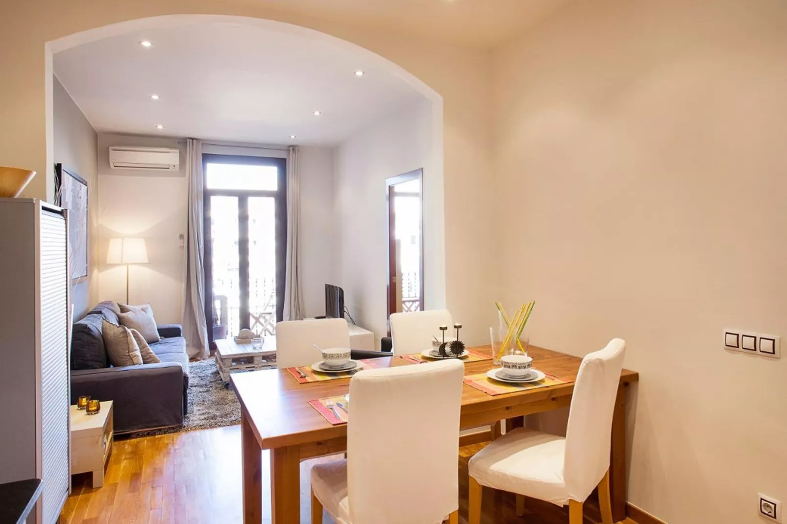 Viladomat Eixample Apartment4-Dining room
