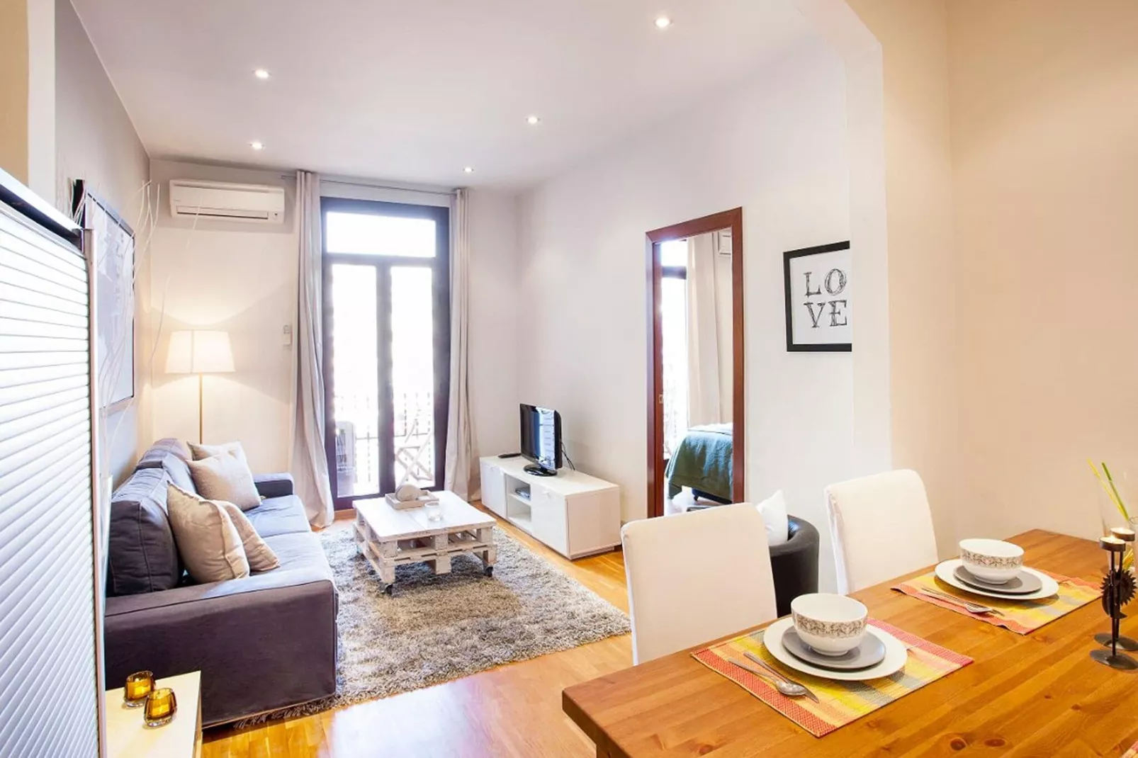 Viladomat Eixample Apartment4-Dining room