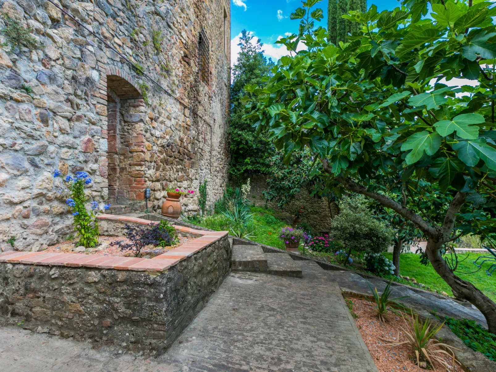 Torre 3-Outside