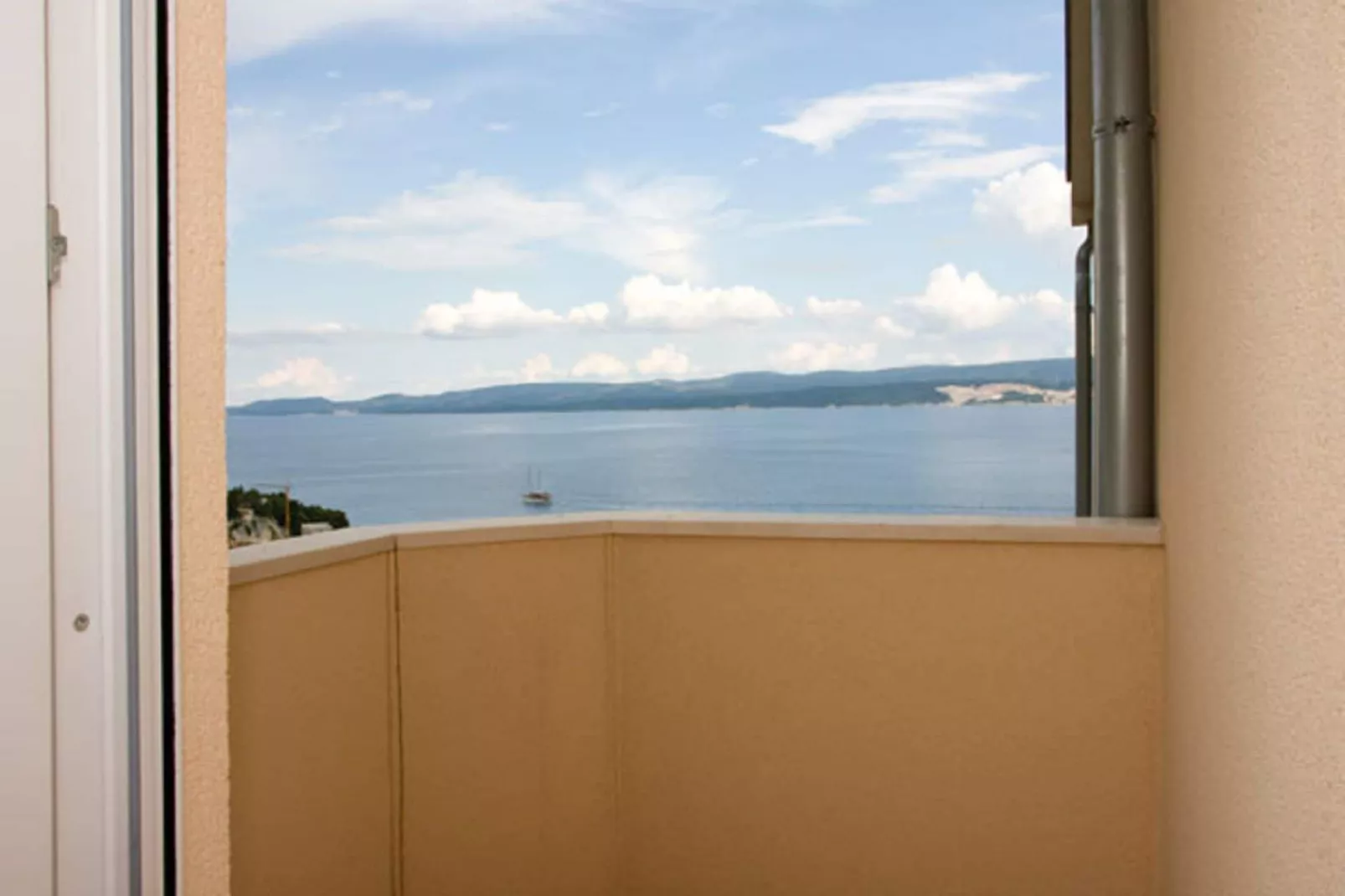 Shared pool apartment David- second floor-Terrasse / balcon